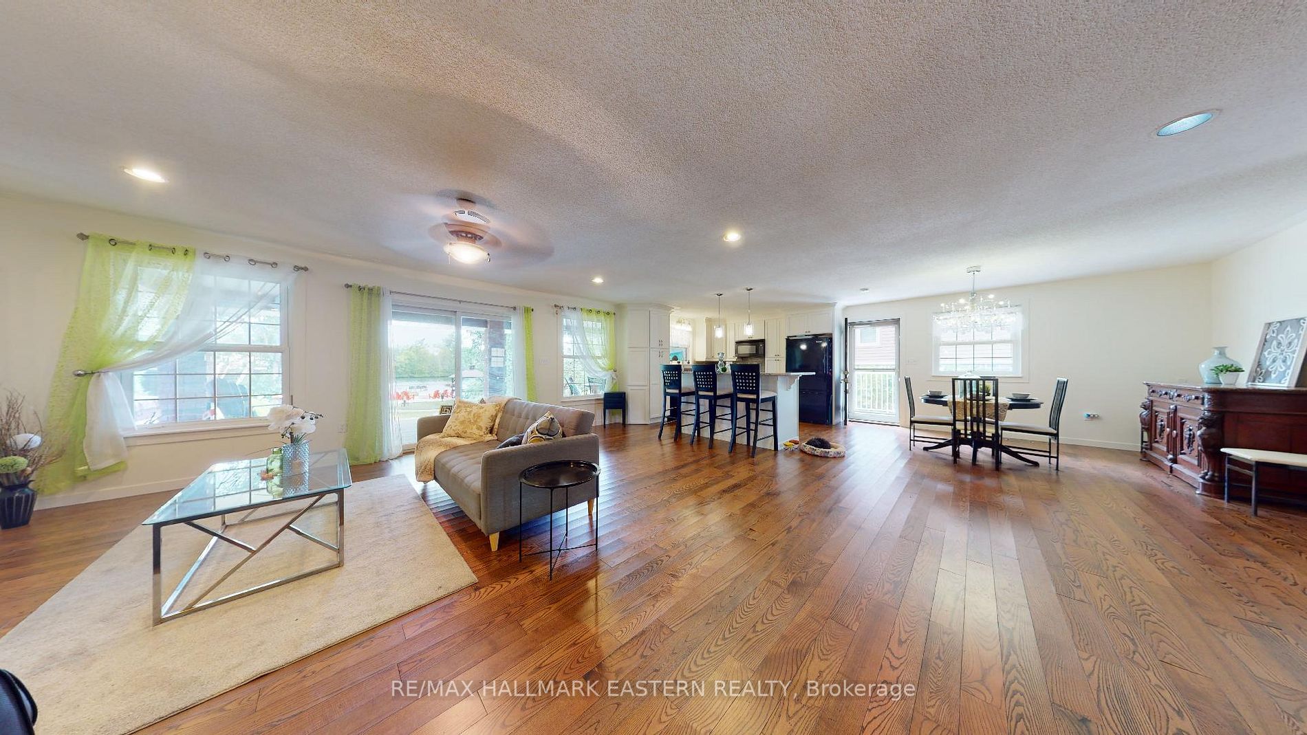 75 Riverside Dr