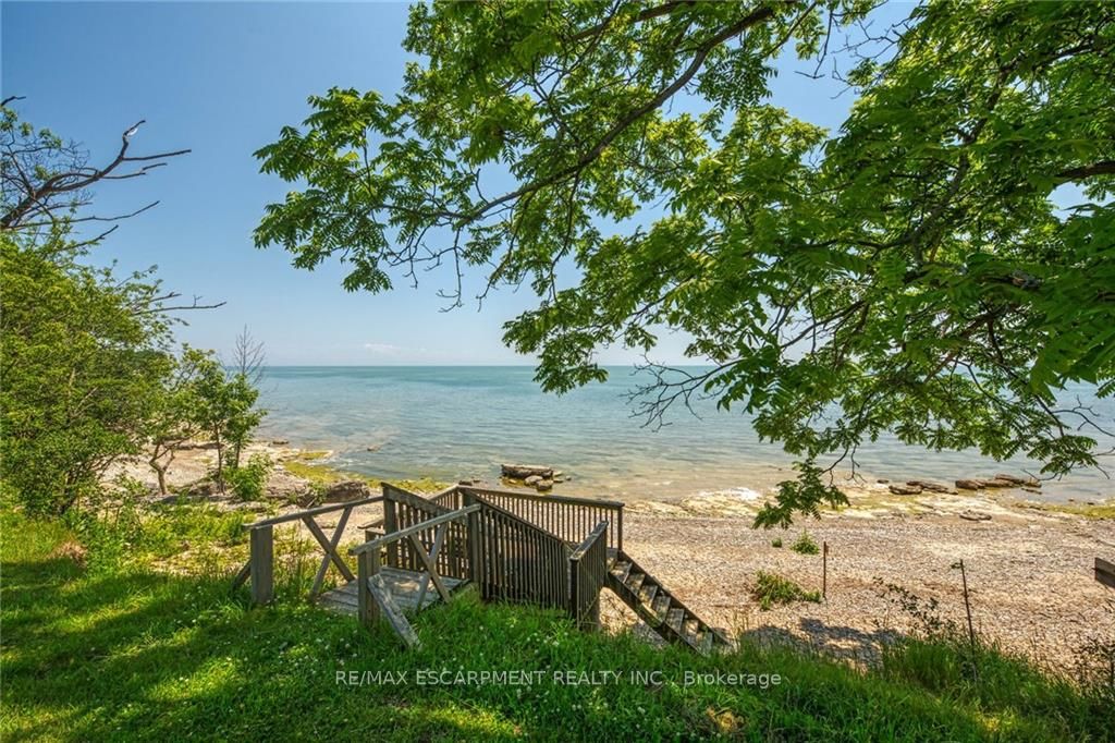 1 COUNTRY Lane