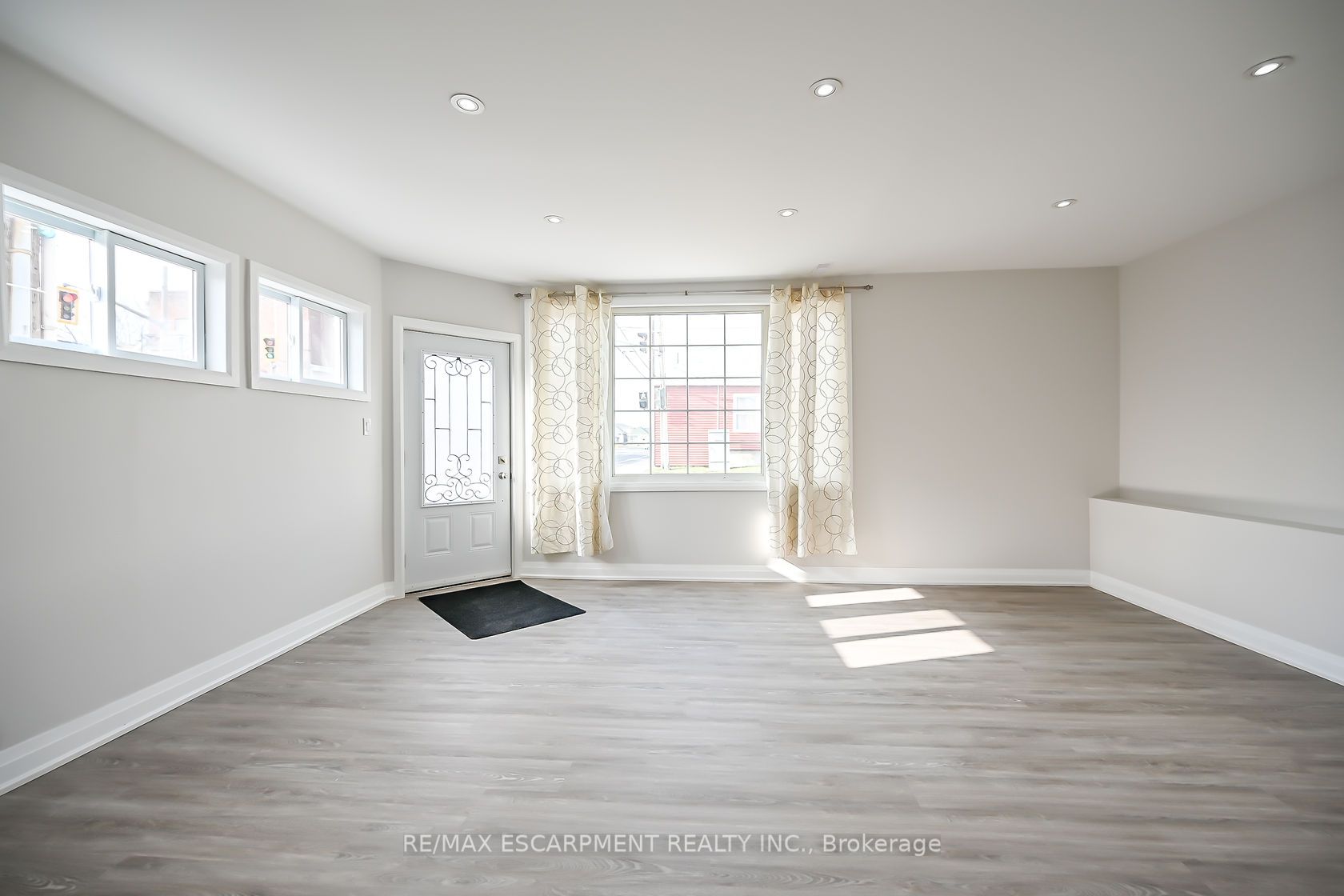 38 Frederick Ave