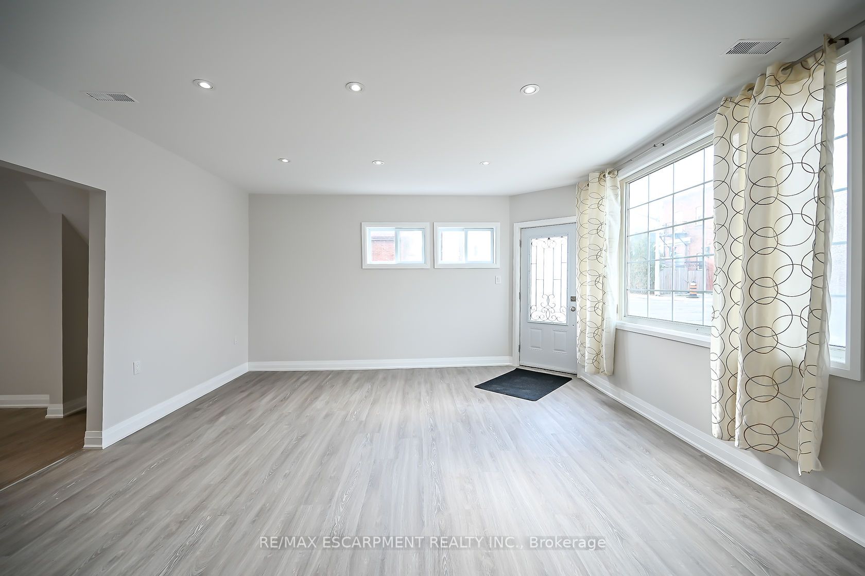 38 Frederick Ave