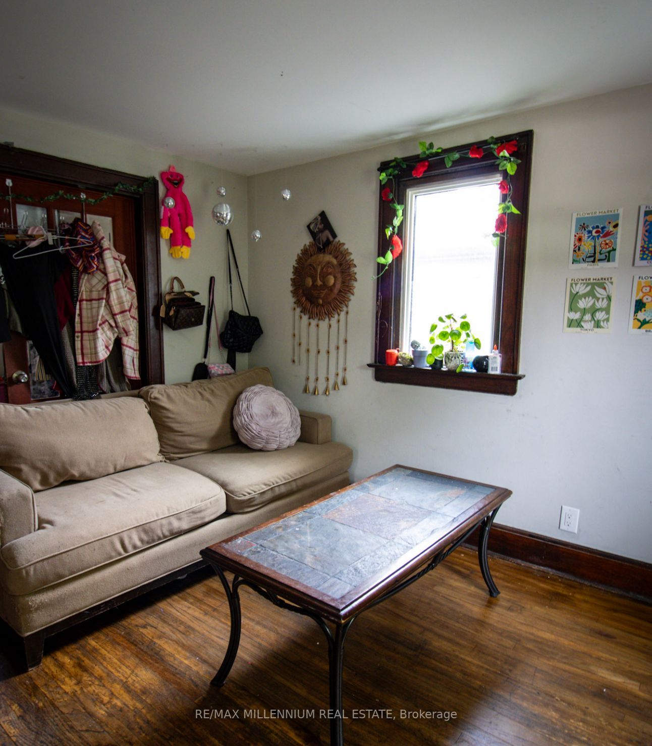 527-531 Mcewan Ave E