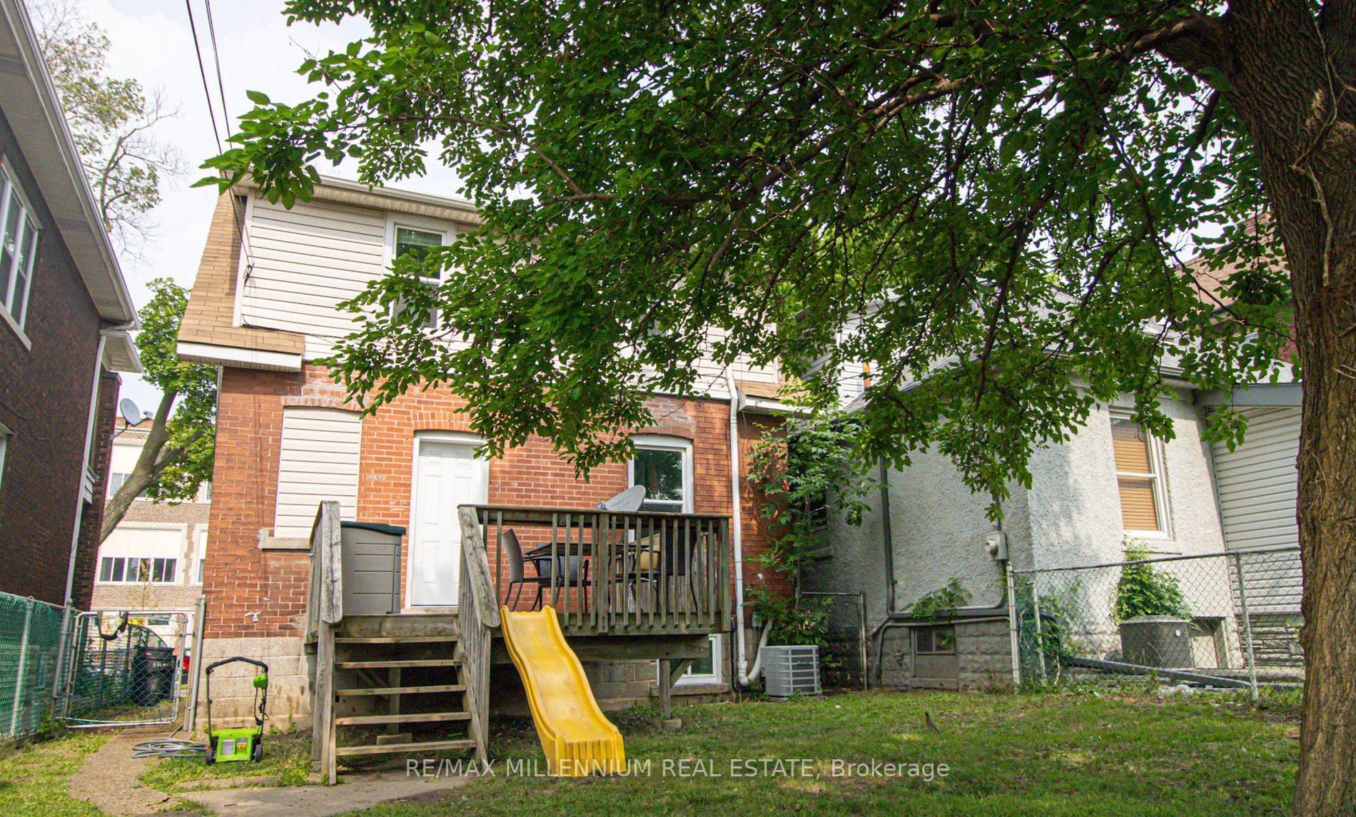 527-531 Mcewan Ave E