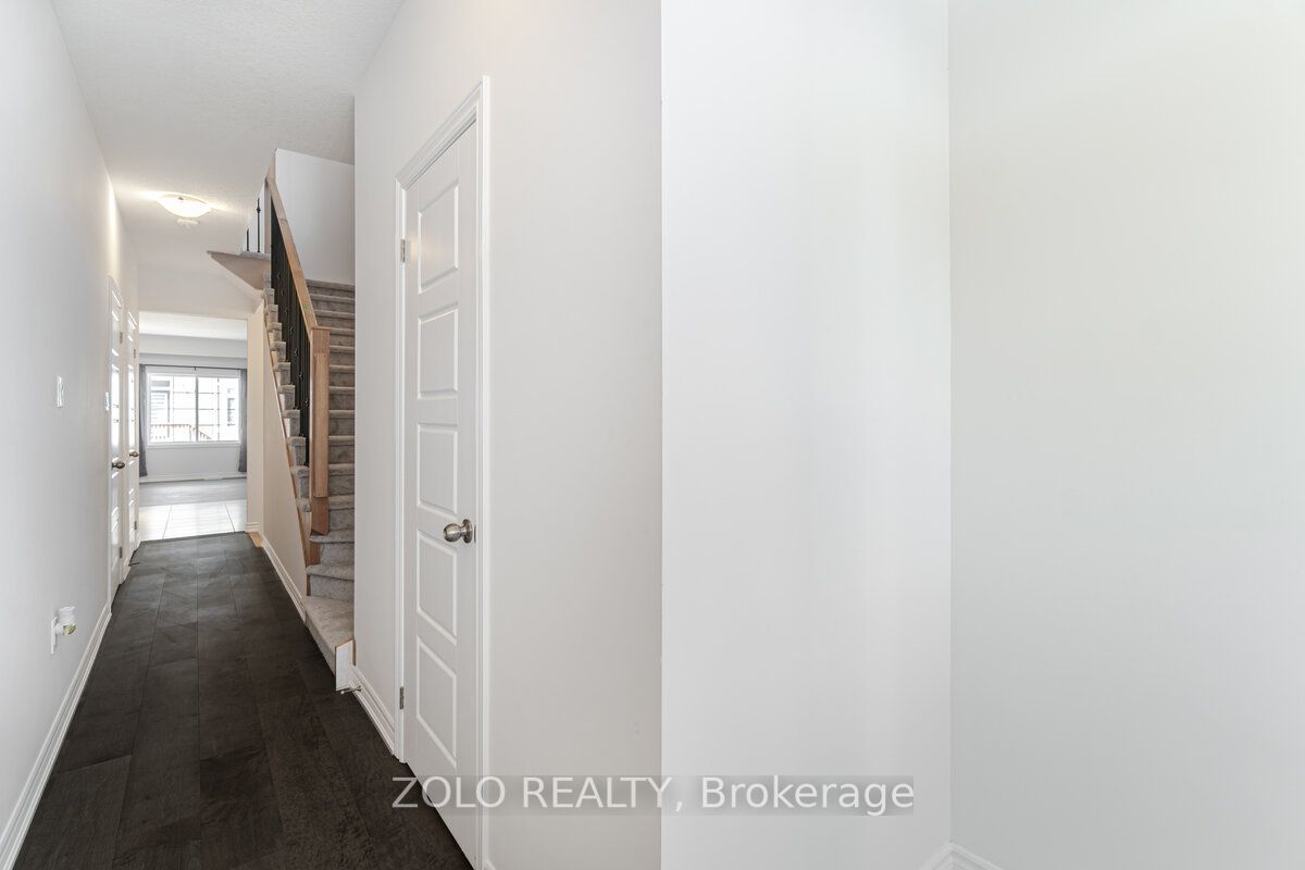 49 Elsegood Dr