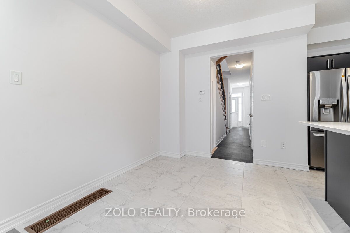 49 Elsegood Dr