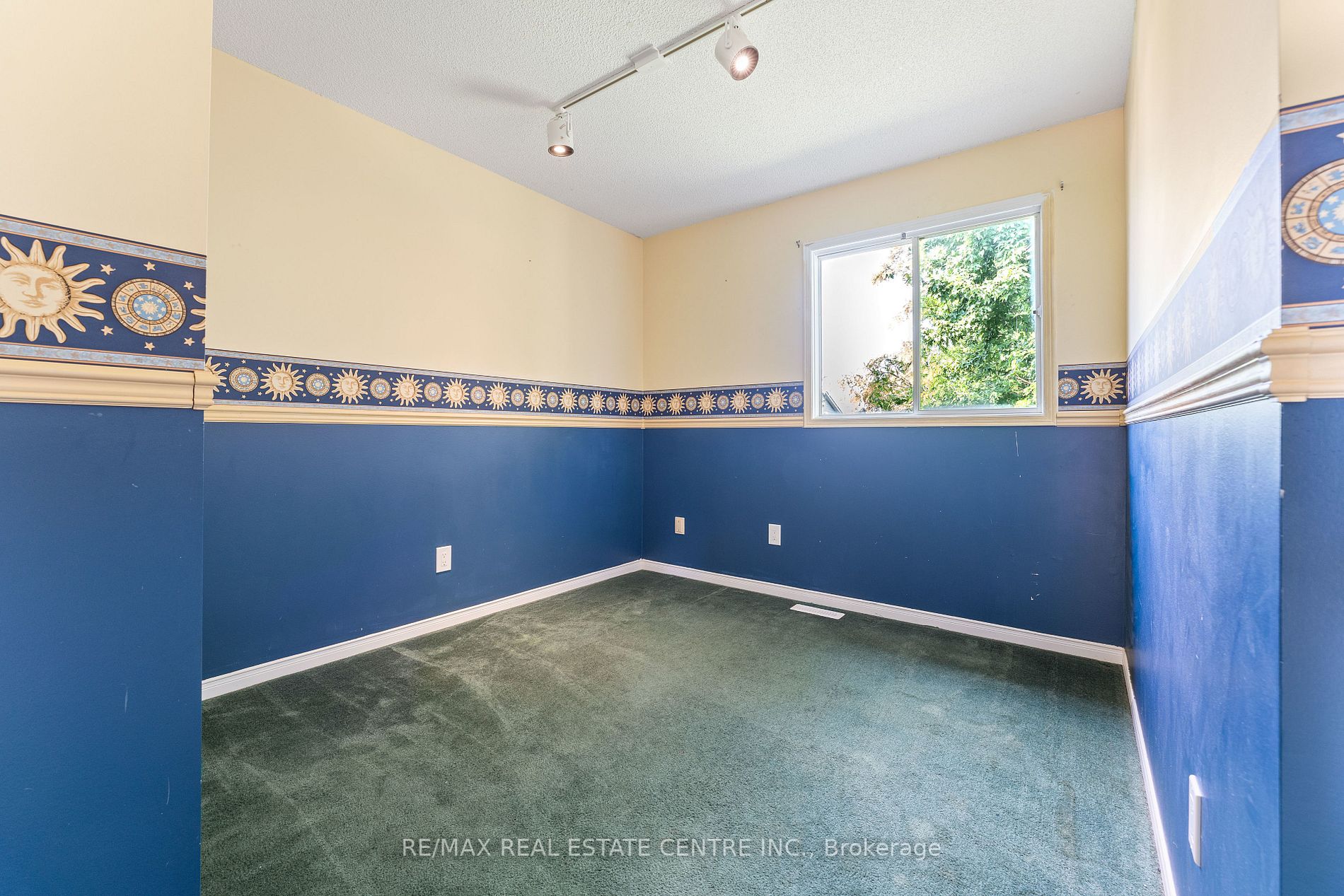 107 Middlemiss Cres