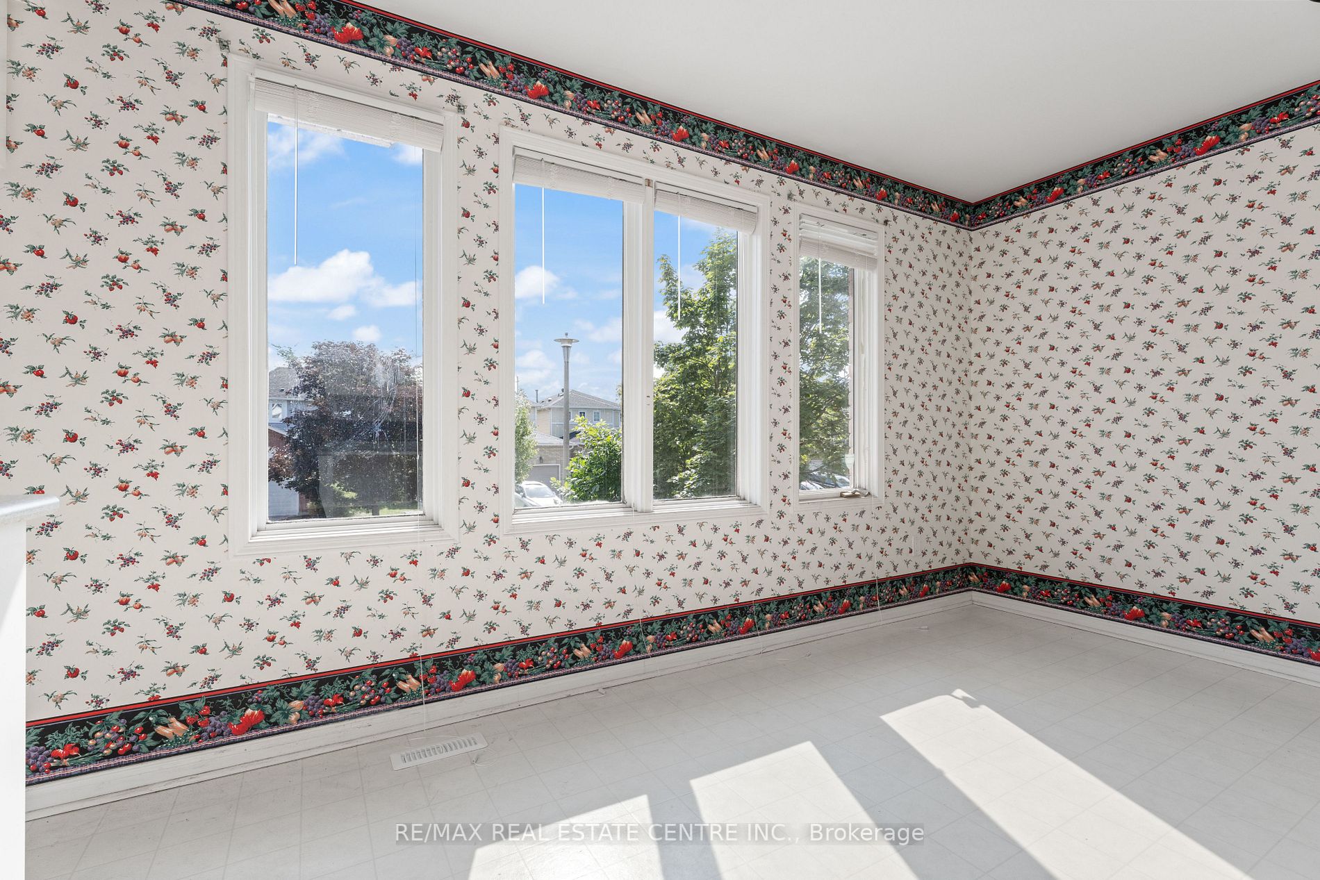 107 Middlemiss Cres