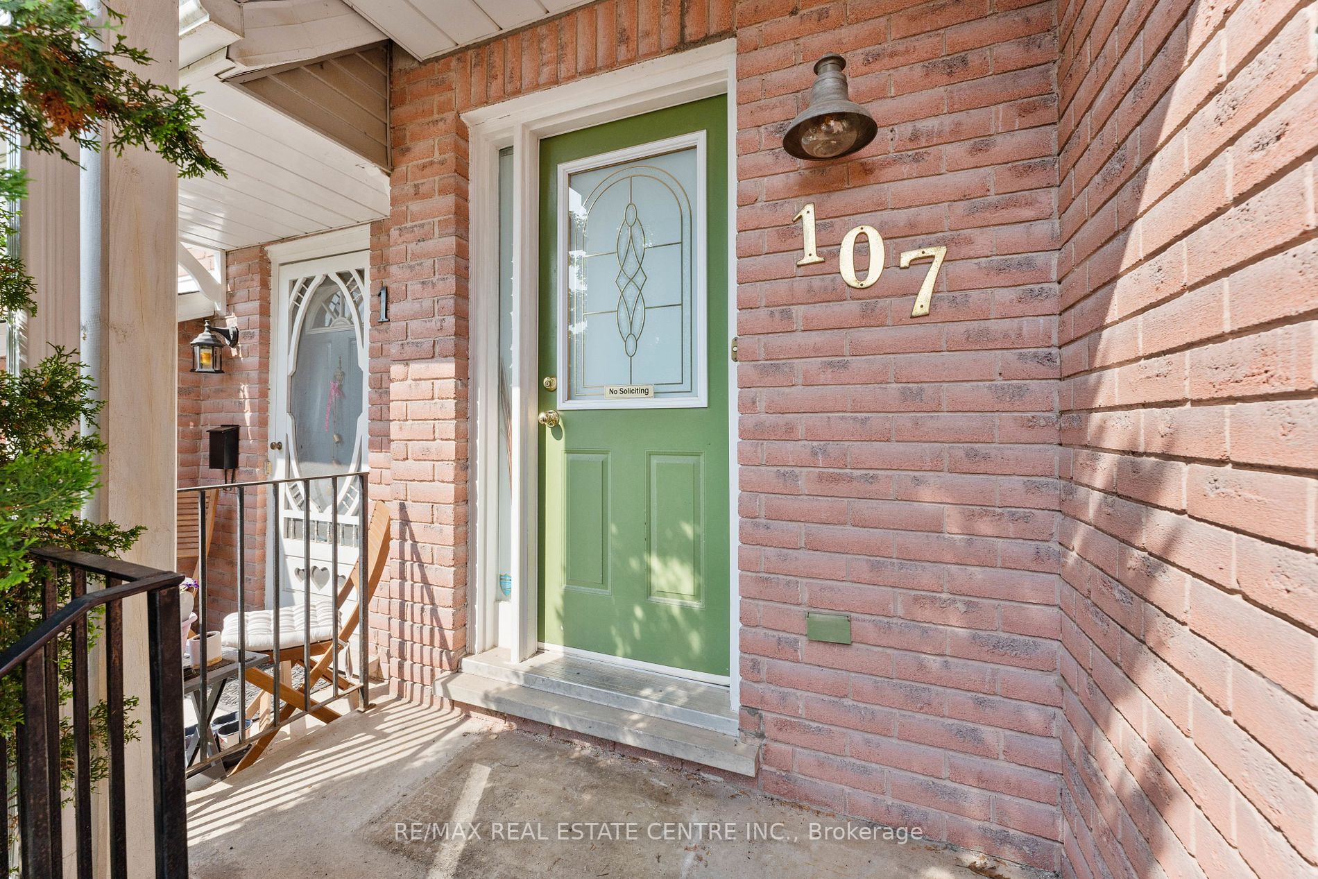 107 Middlemiss Cres