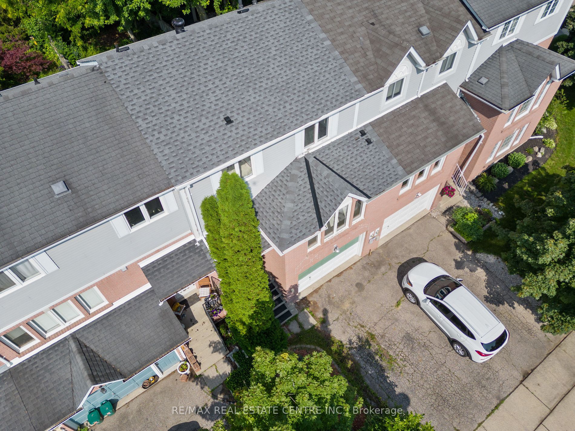 107 Middlemiss Cres