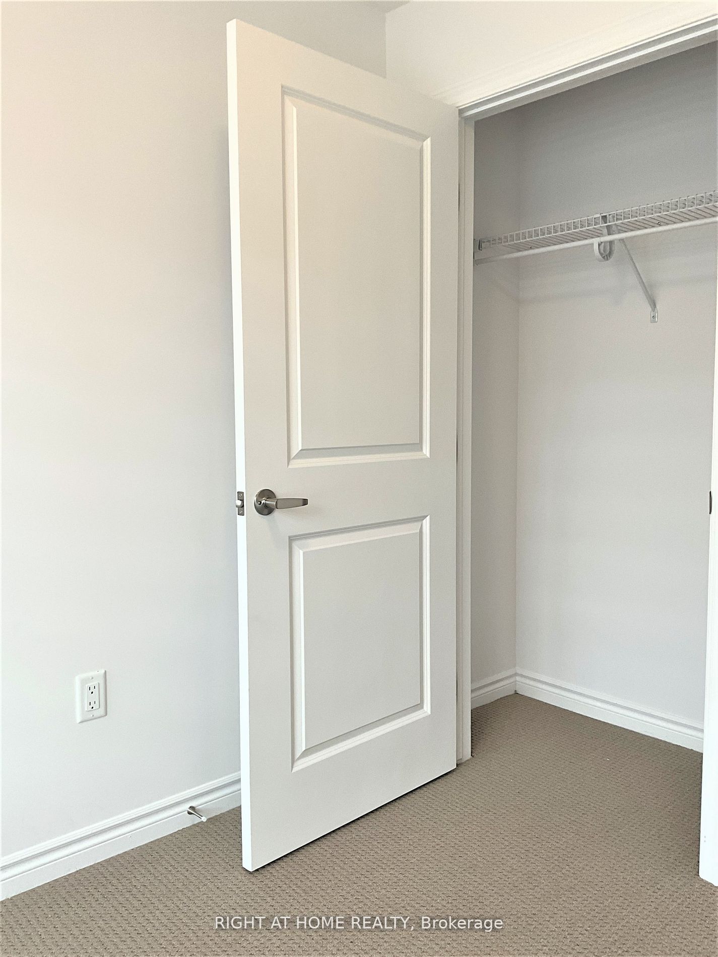 61 Soho St, #142