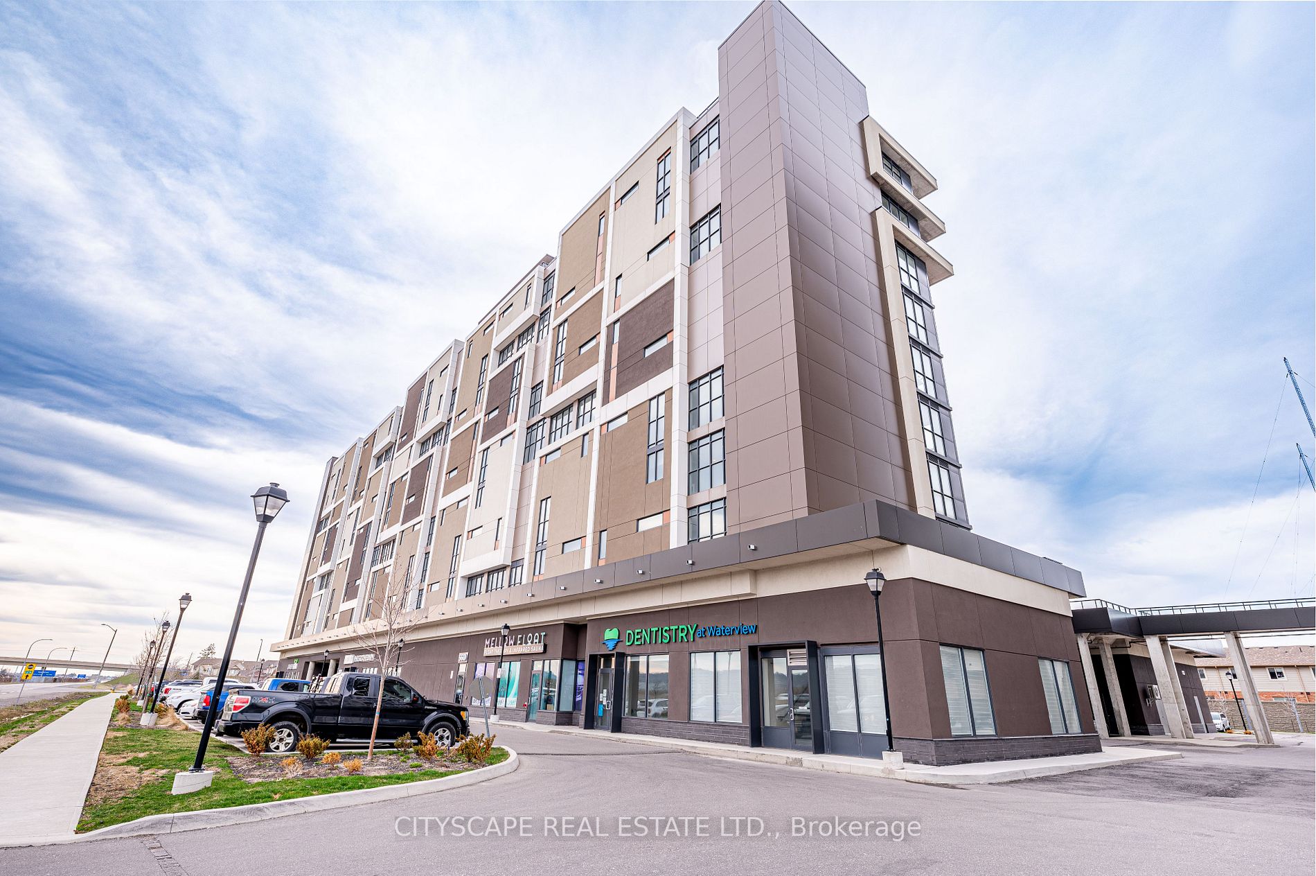 560 North Service Rd, #802