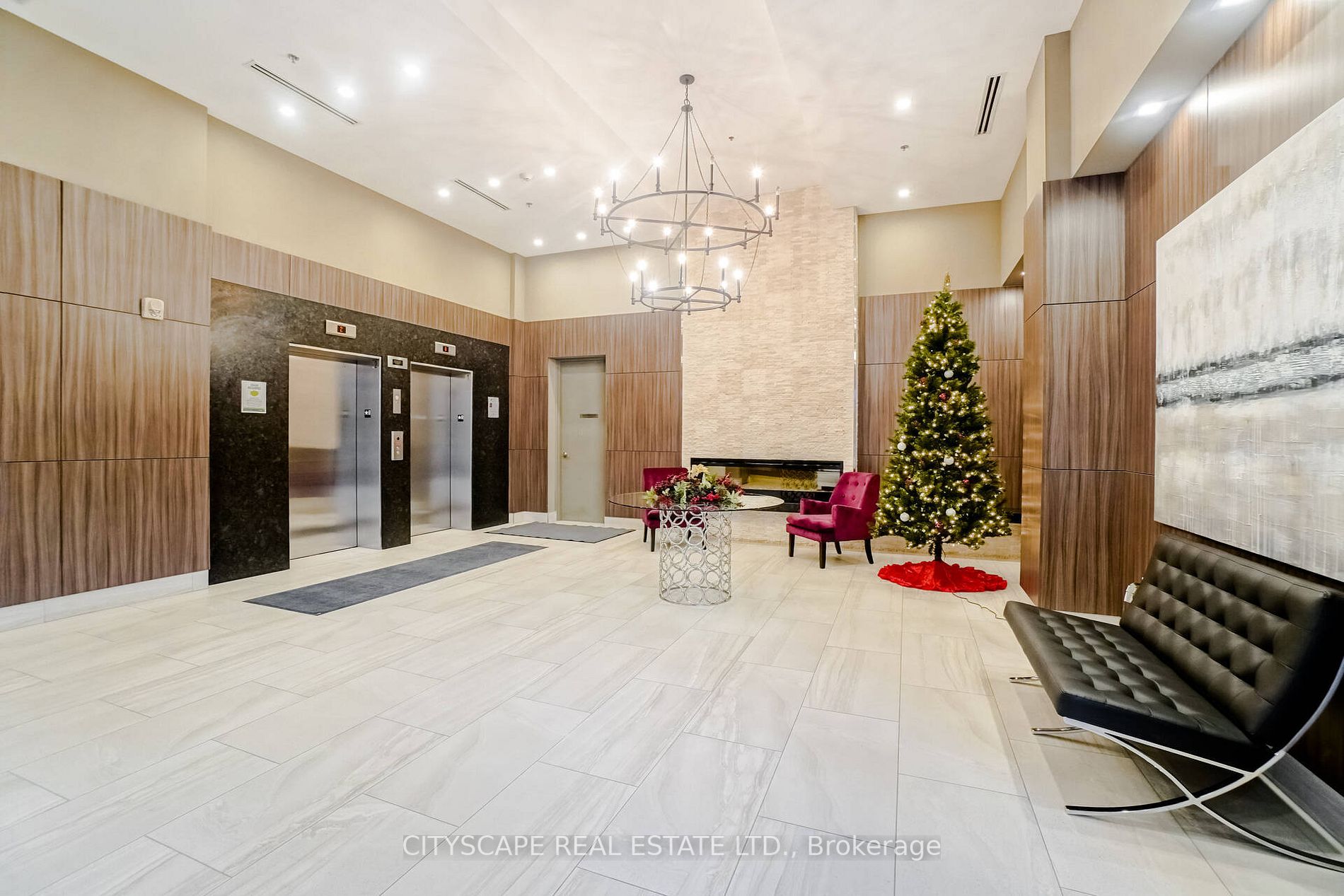 560 North Service Rd, #802