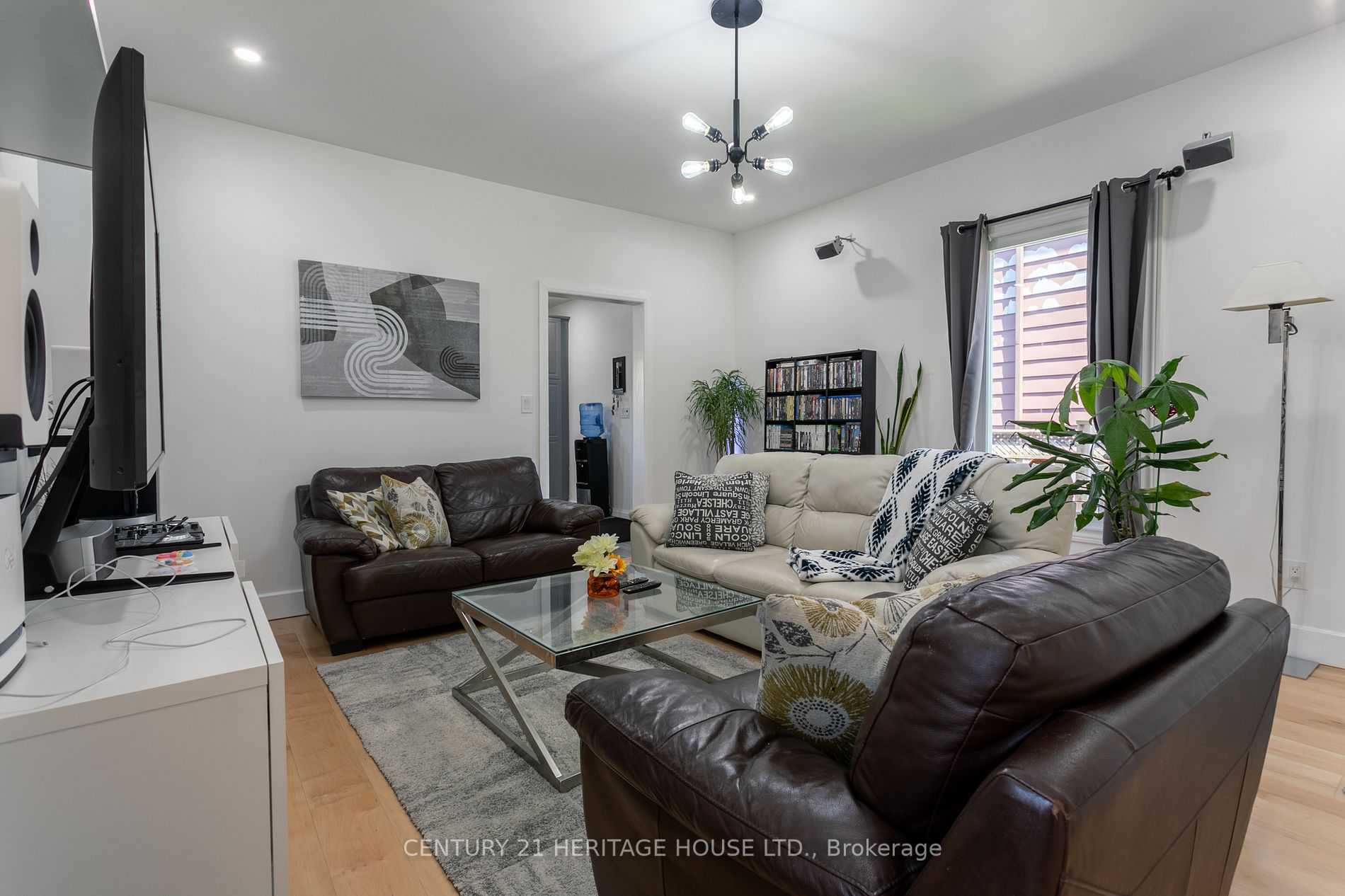517 Edward St