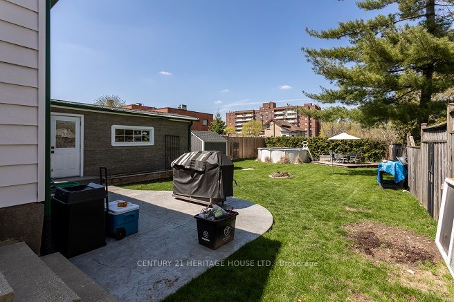 517 Edward St