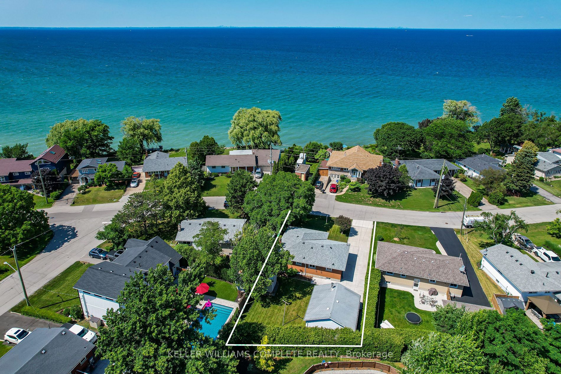 101 Lakeside Dr