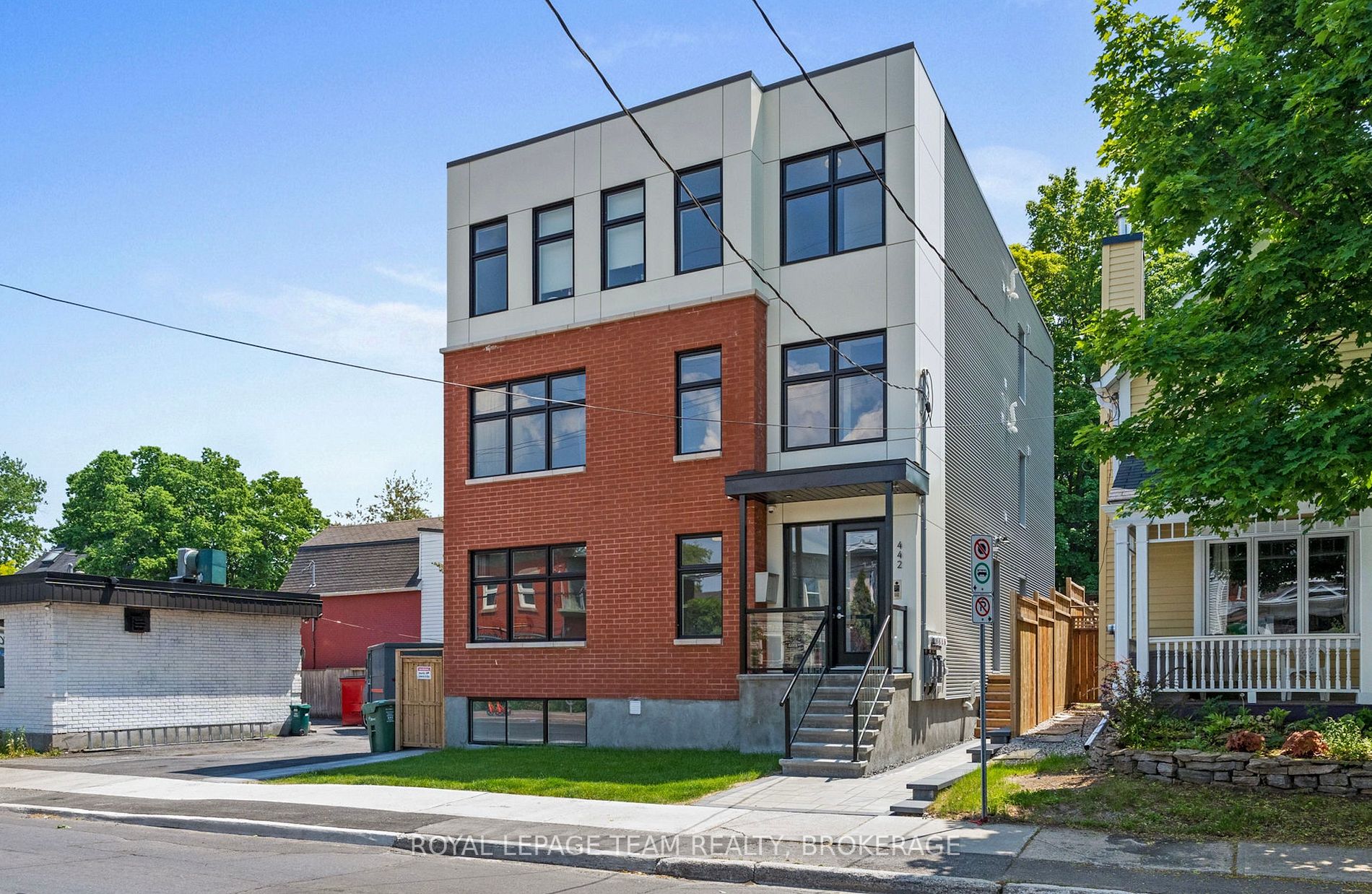 442 SUNNYSIDE Avenue
