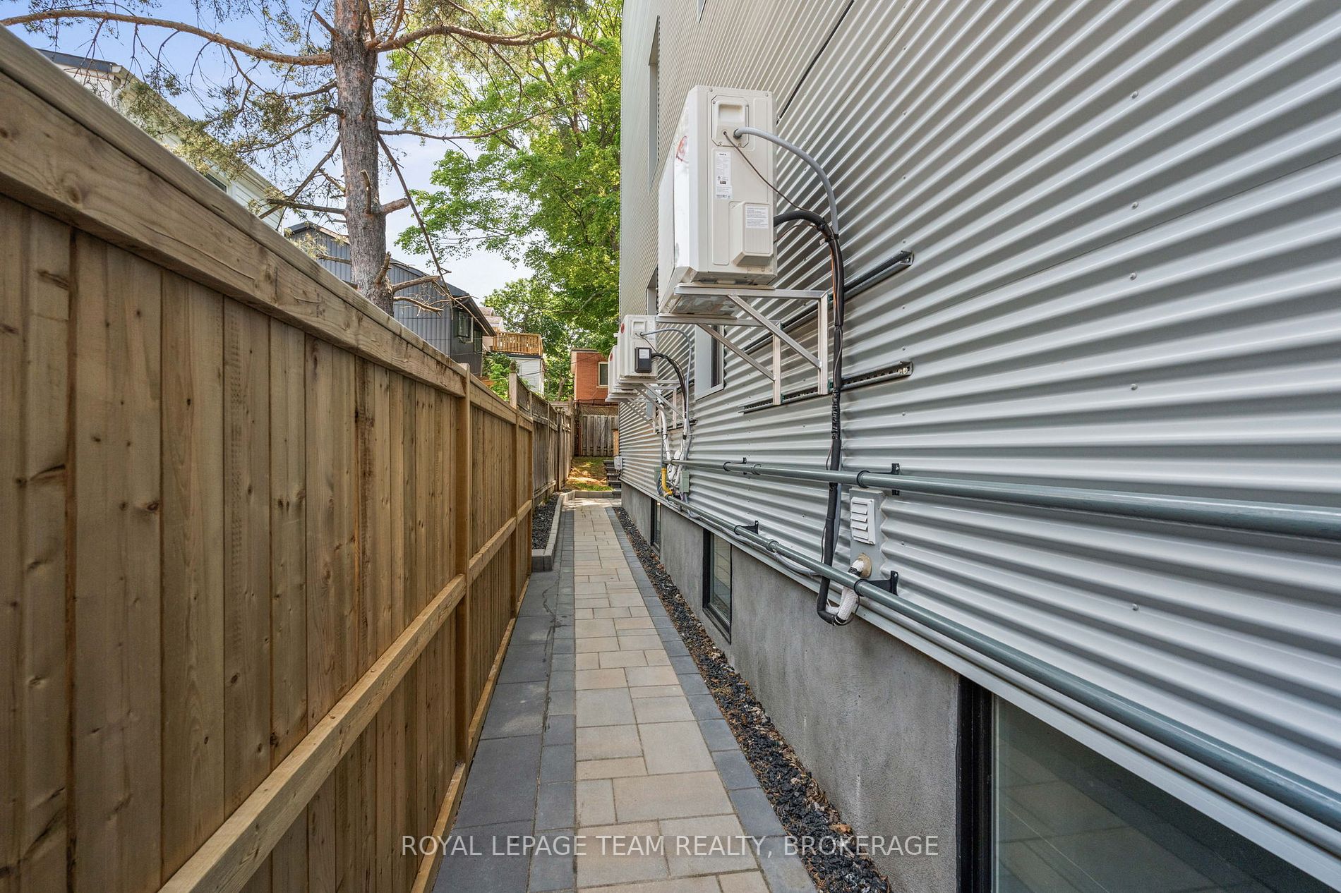442 SUNNYSIDE Avenue