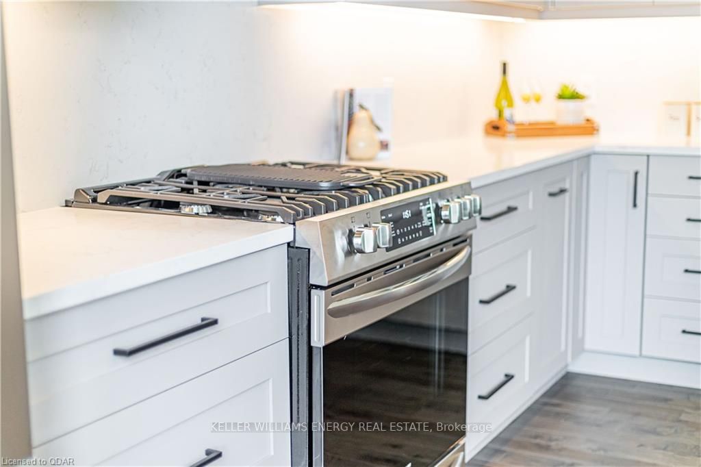 125 Villeneuve Dr