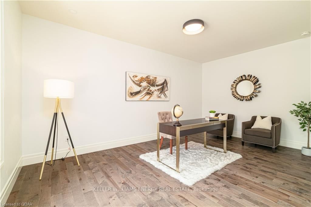 125 Villeneuve Dr