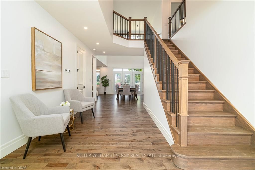 125 Villeneuve Dr