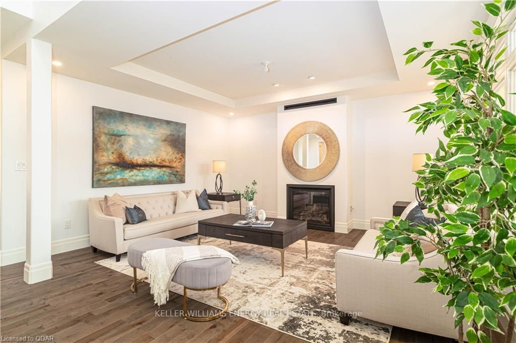 125 Villeneuve Dr