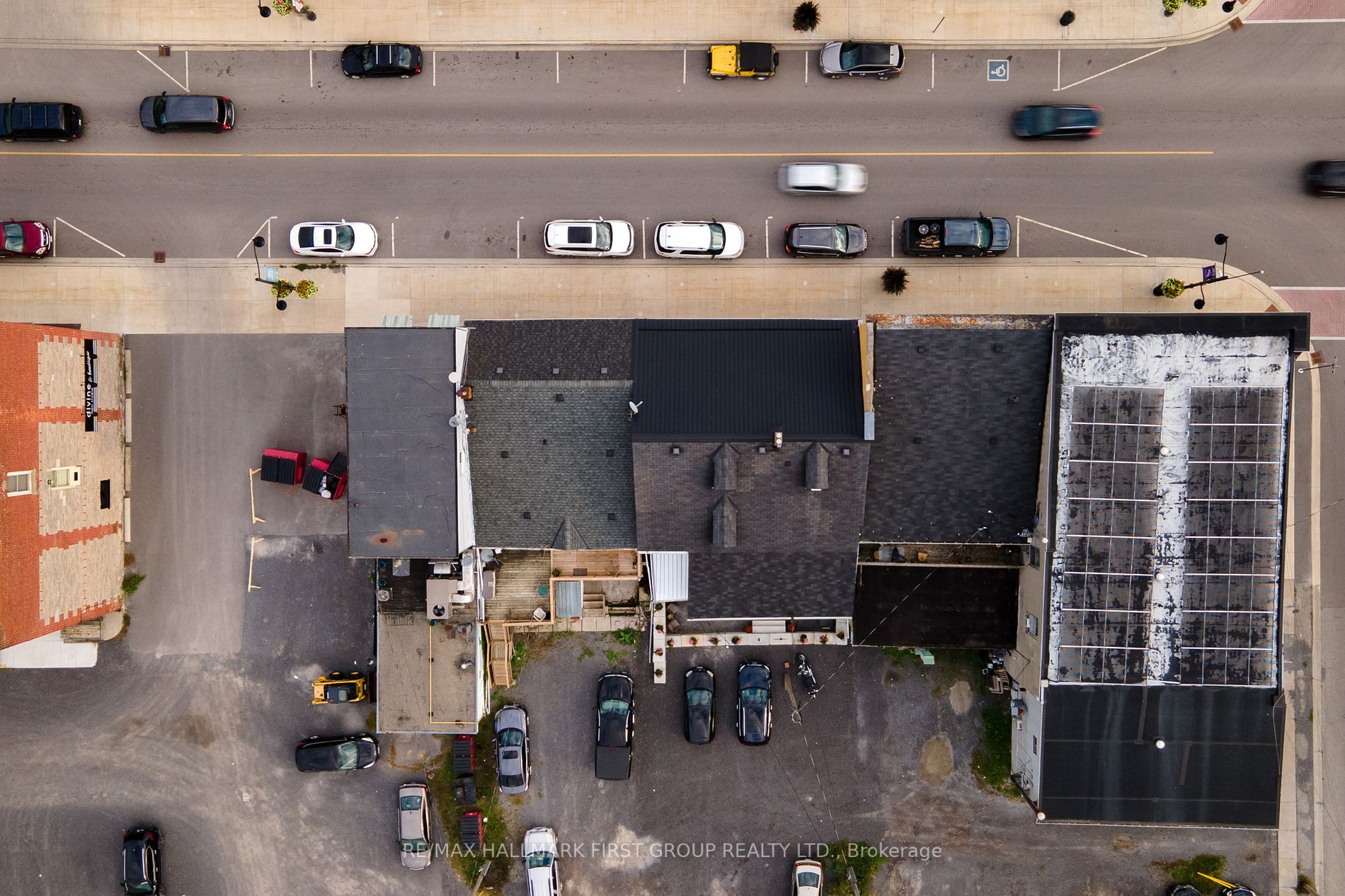 19/21 Dundas St W