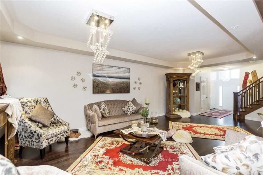 183 Pelech Crescent