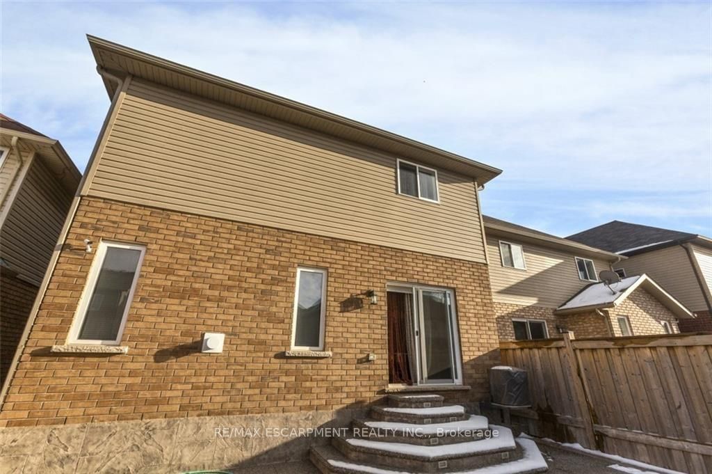 183 Pelech Crescent