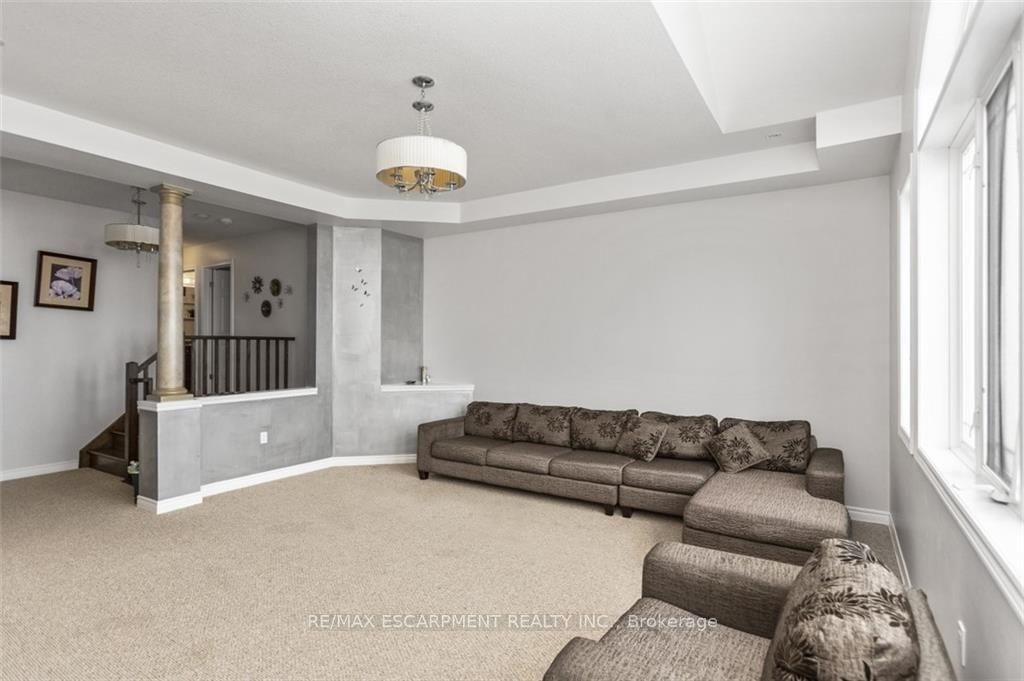 183 Pelech Crescent