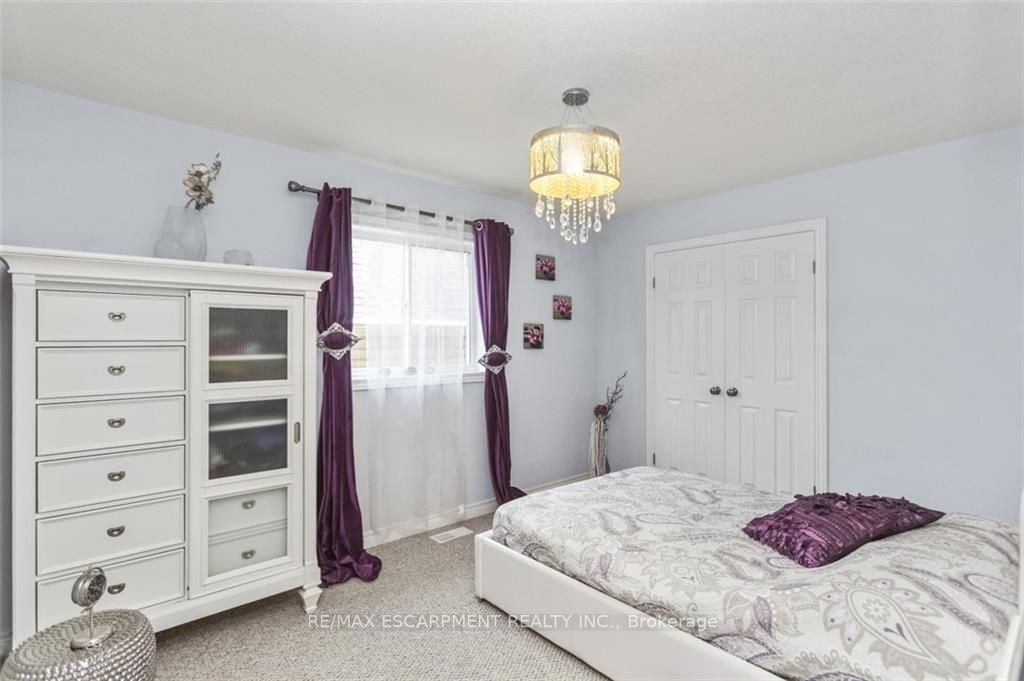 183 Pelech Crescent
