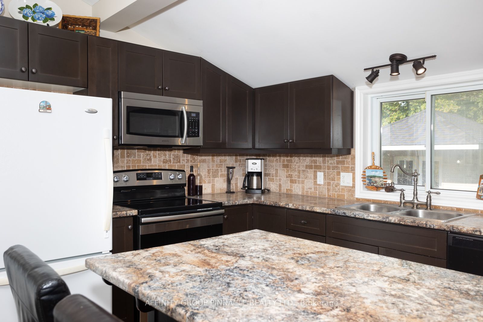24 Hargrave Rd