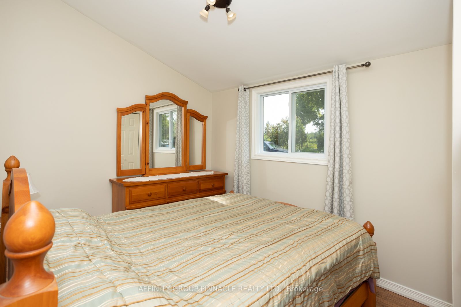 24 Hargrave Rd