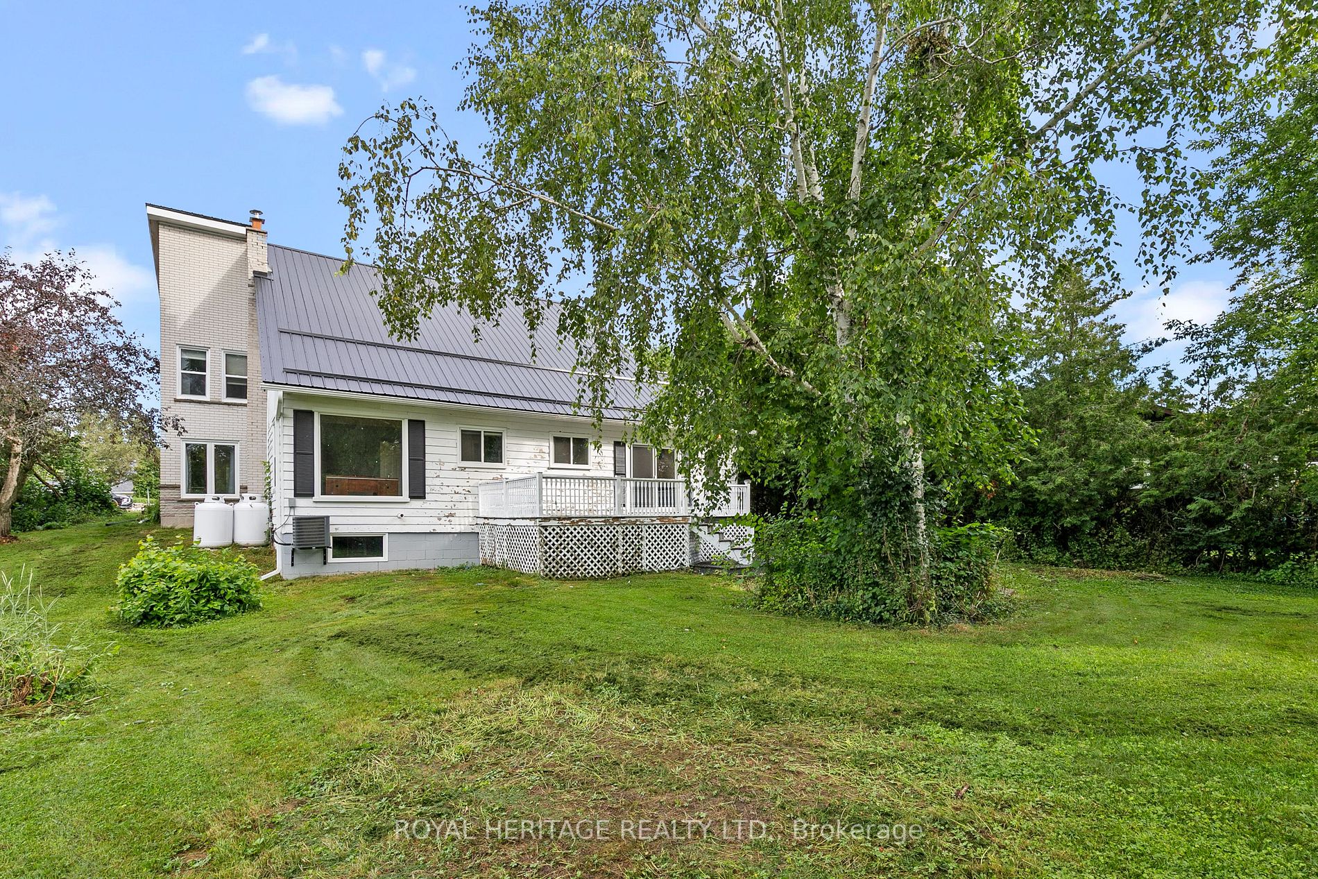15 Leslie Frost Lane