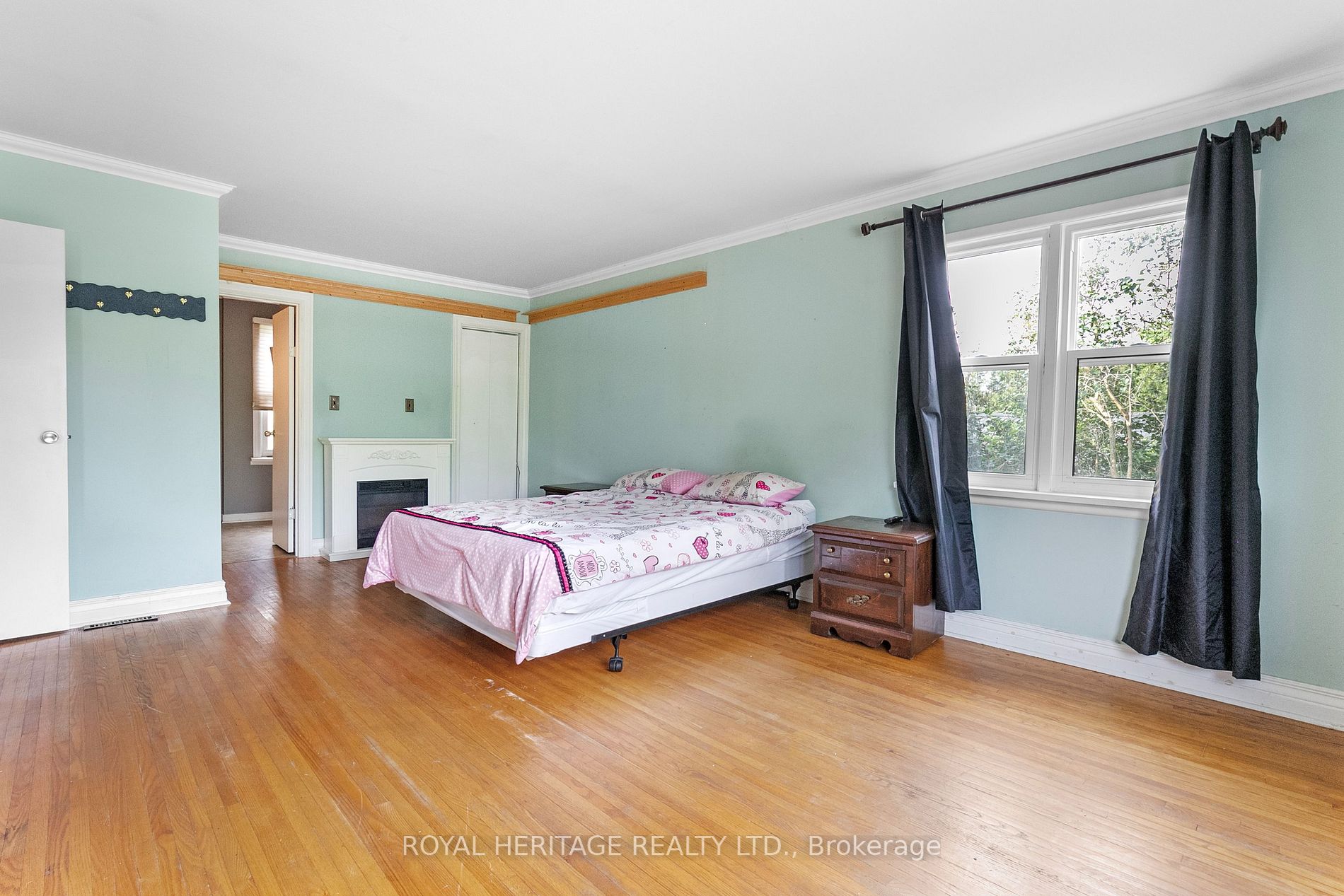 15 Leslie Frost Lane