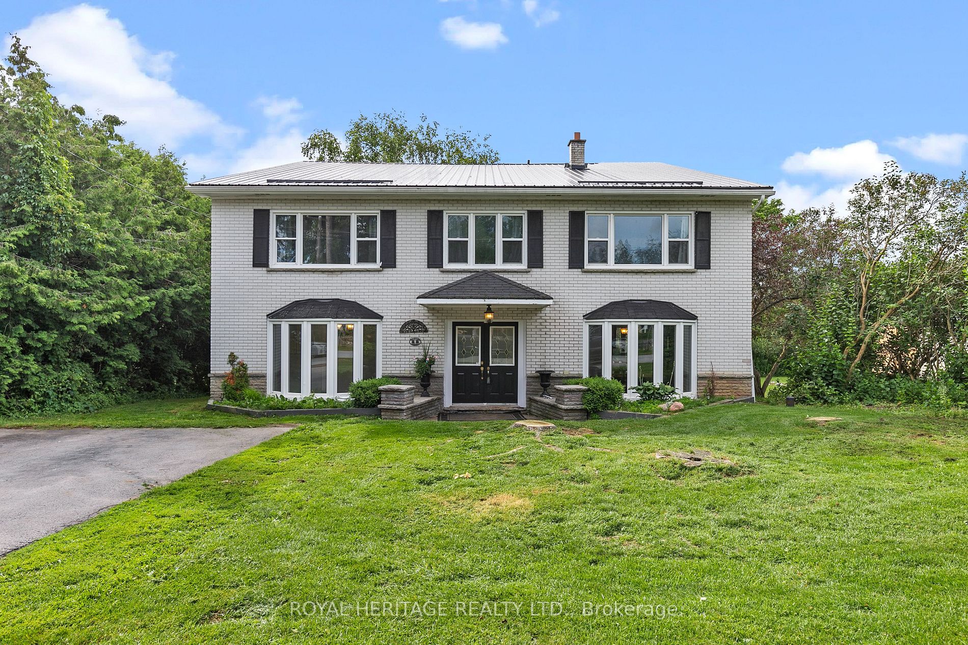 15 Leslie Frost Lane