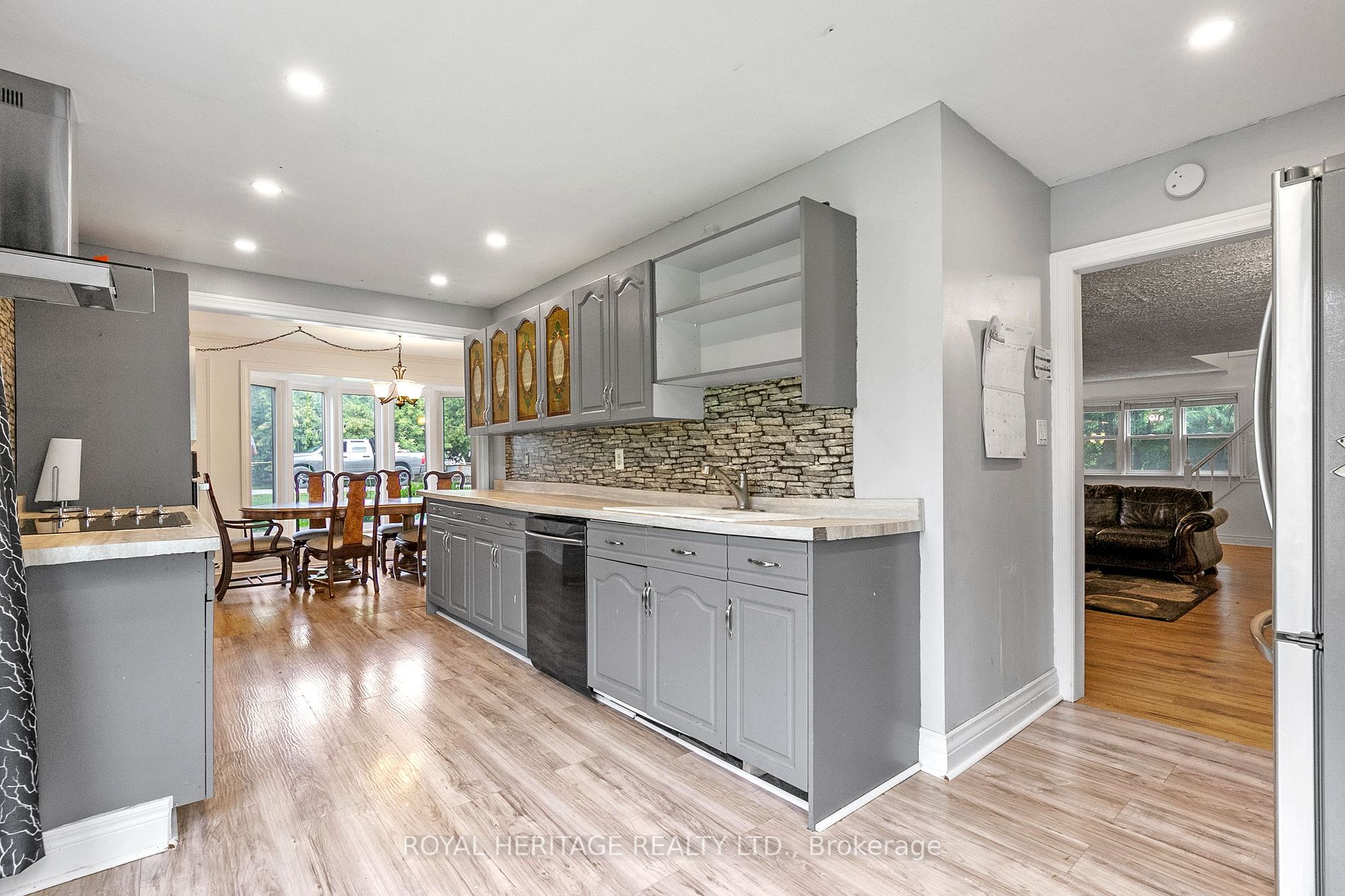 15 Leslie Frost Lane