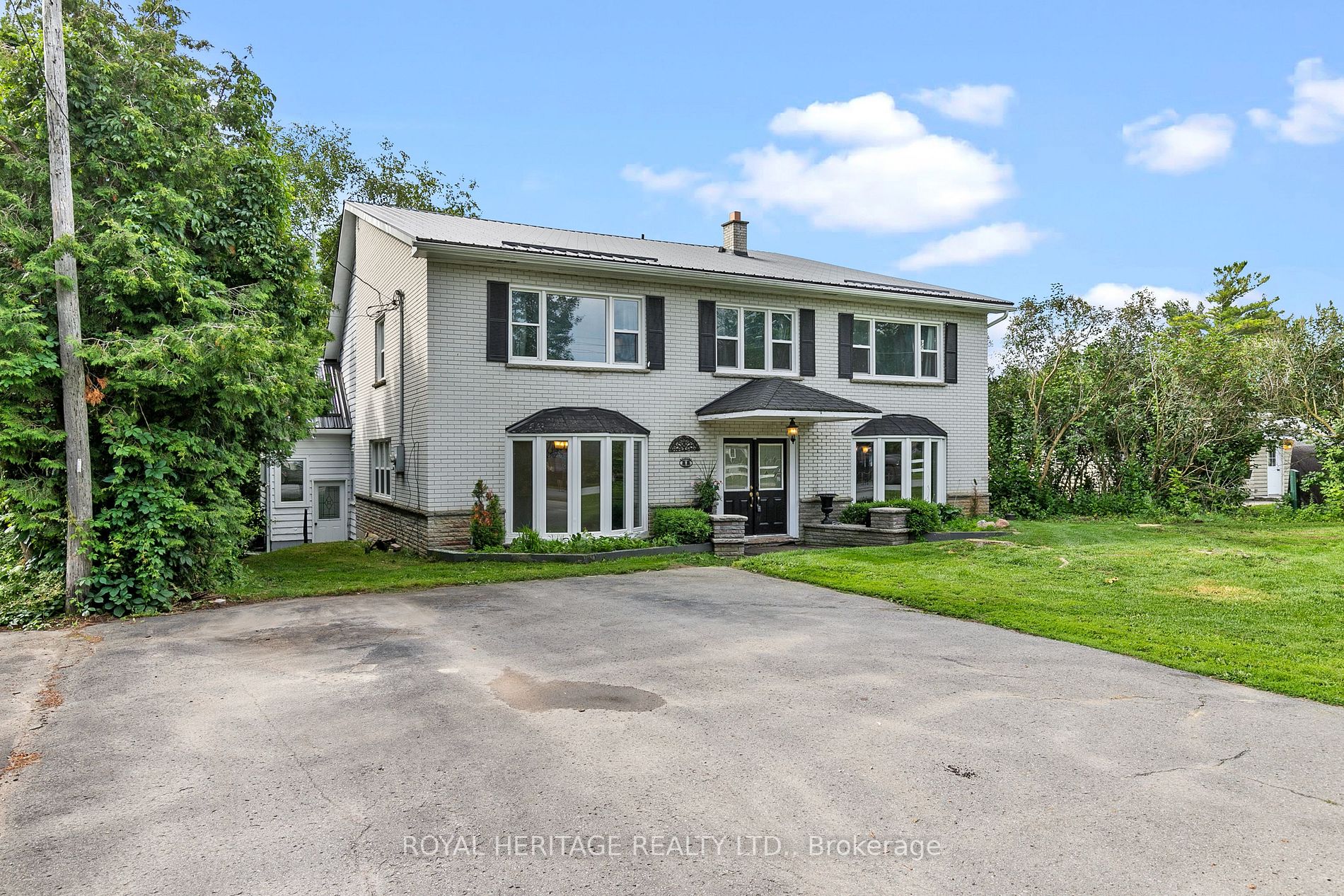 15 Leslie Frost Lane