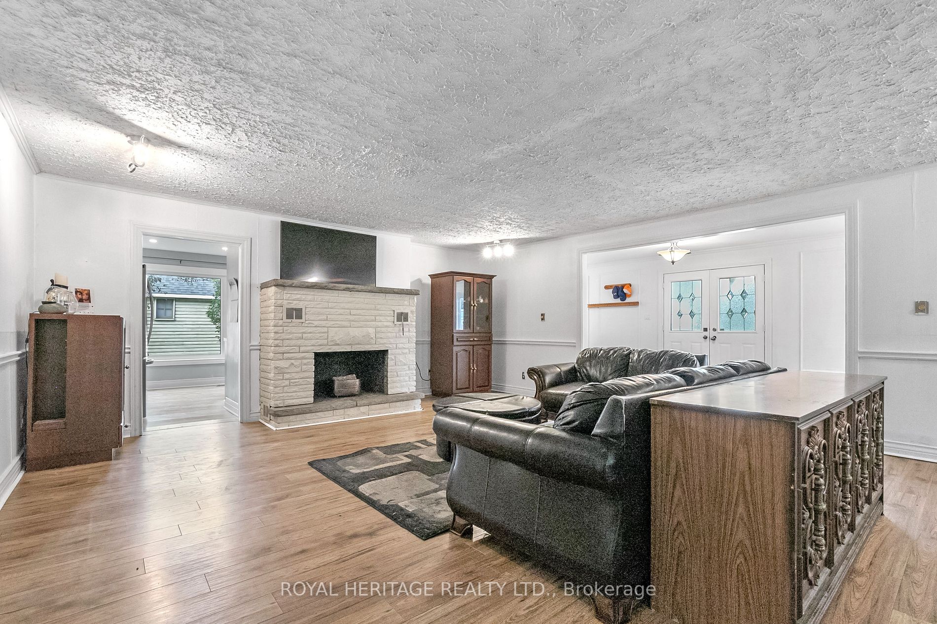 15 Leslie Frost Lane