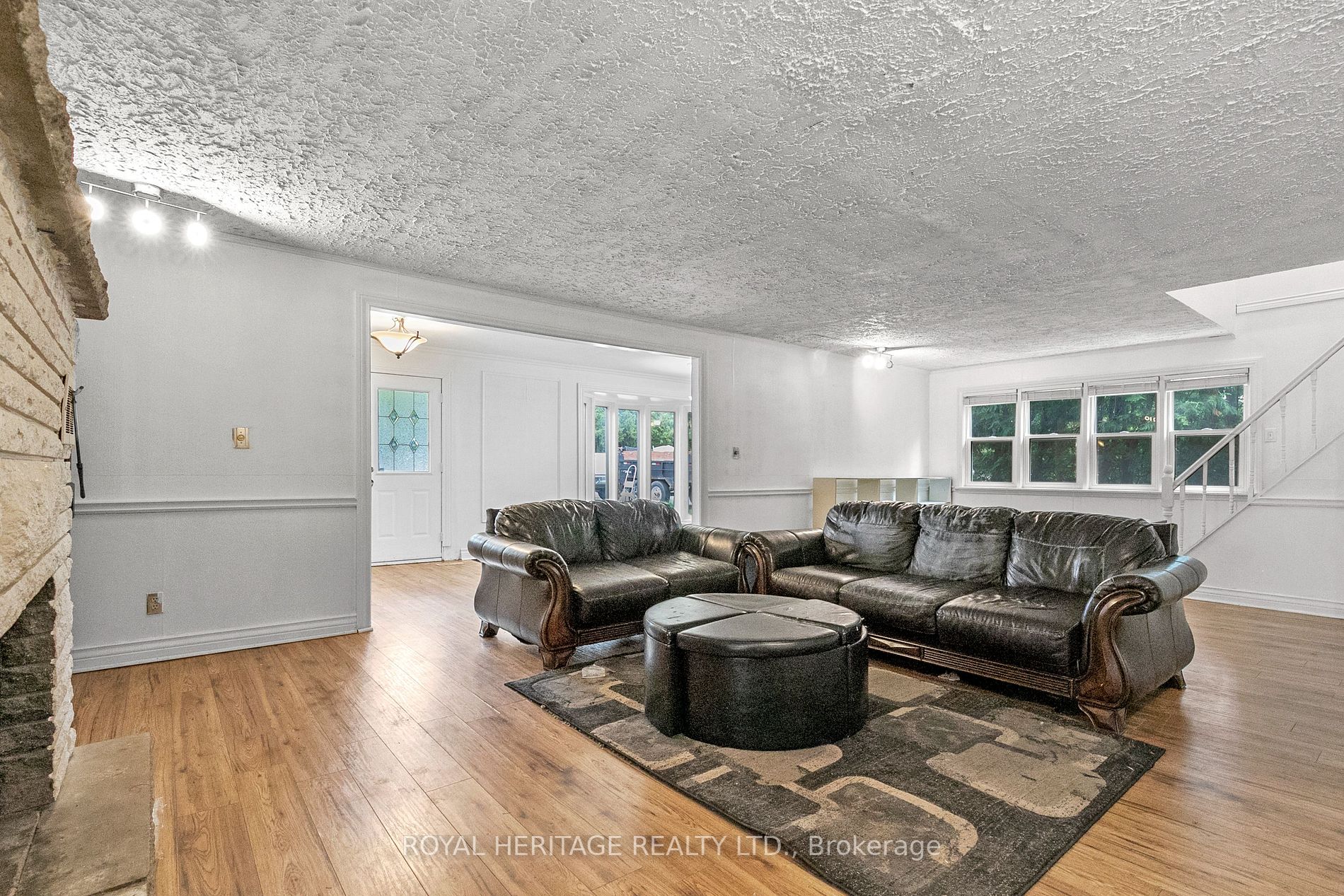 15 Leslie Frost Lane