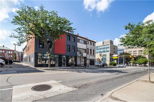 90 John St S, Hamilton
