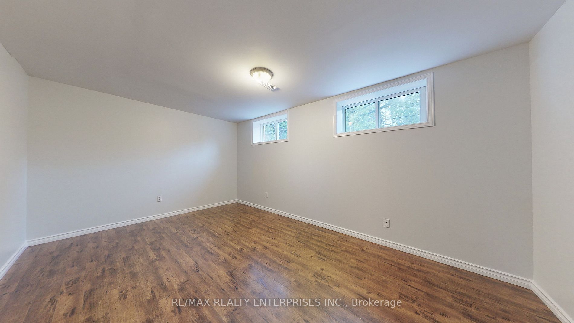 353 Front Street W