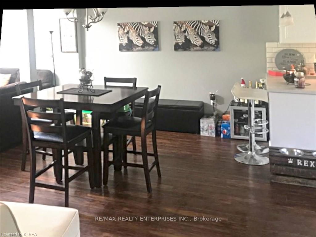 353 Front Street W