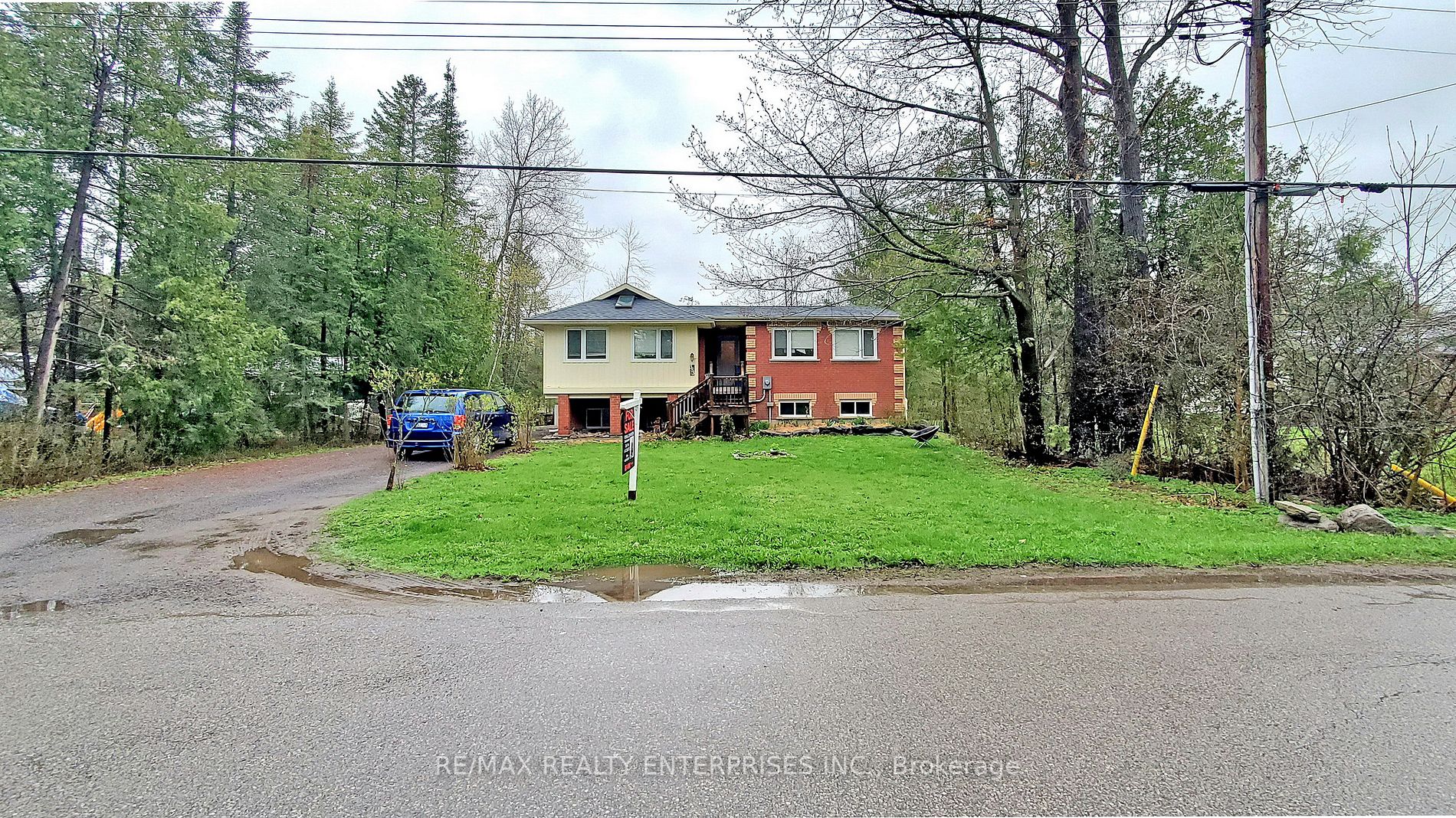 353 Front Street W
