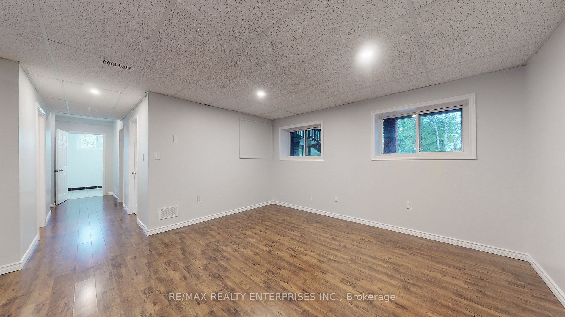 353 Front Street W