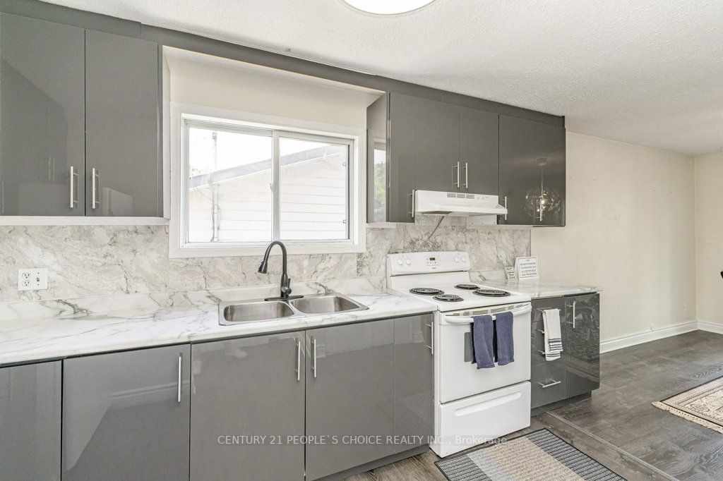 154 Main Street W