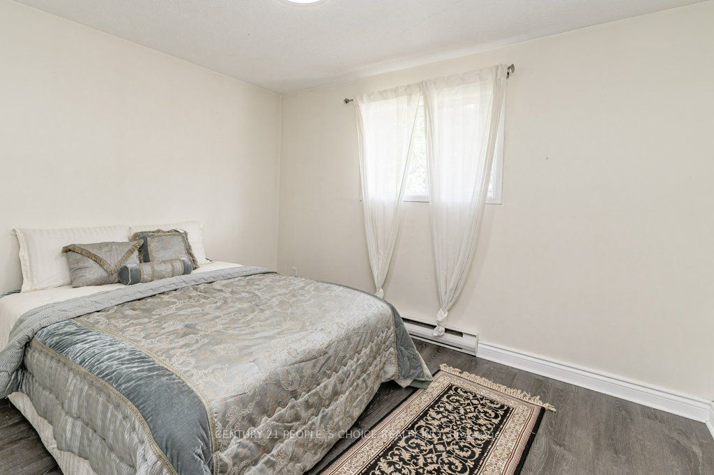 154 Main Street W