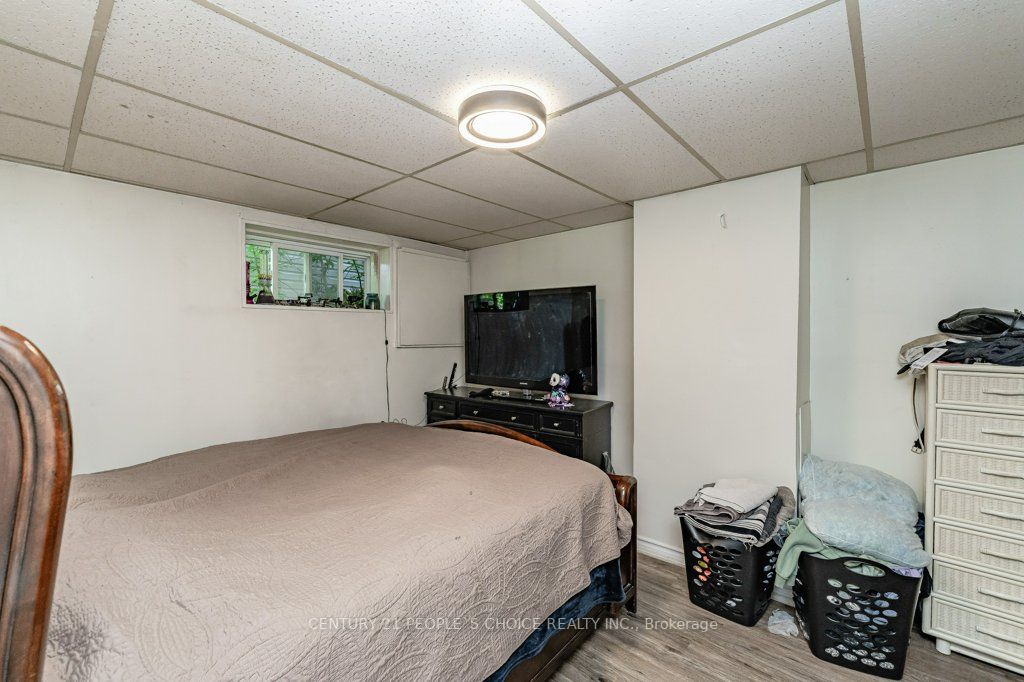 154 Main Street W