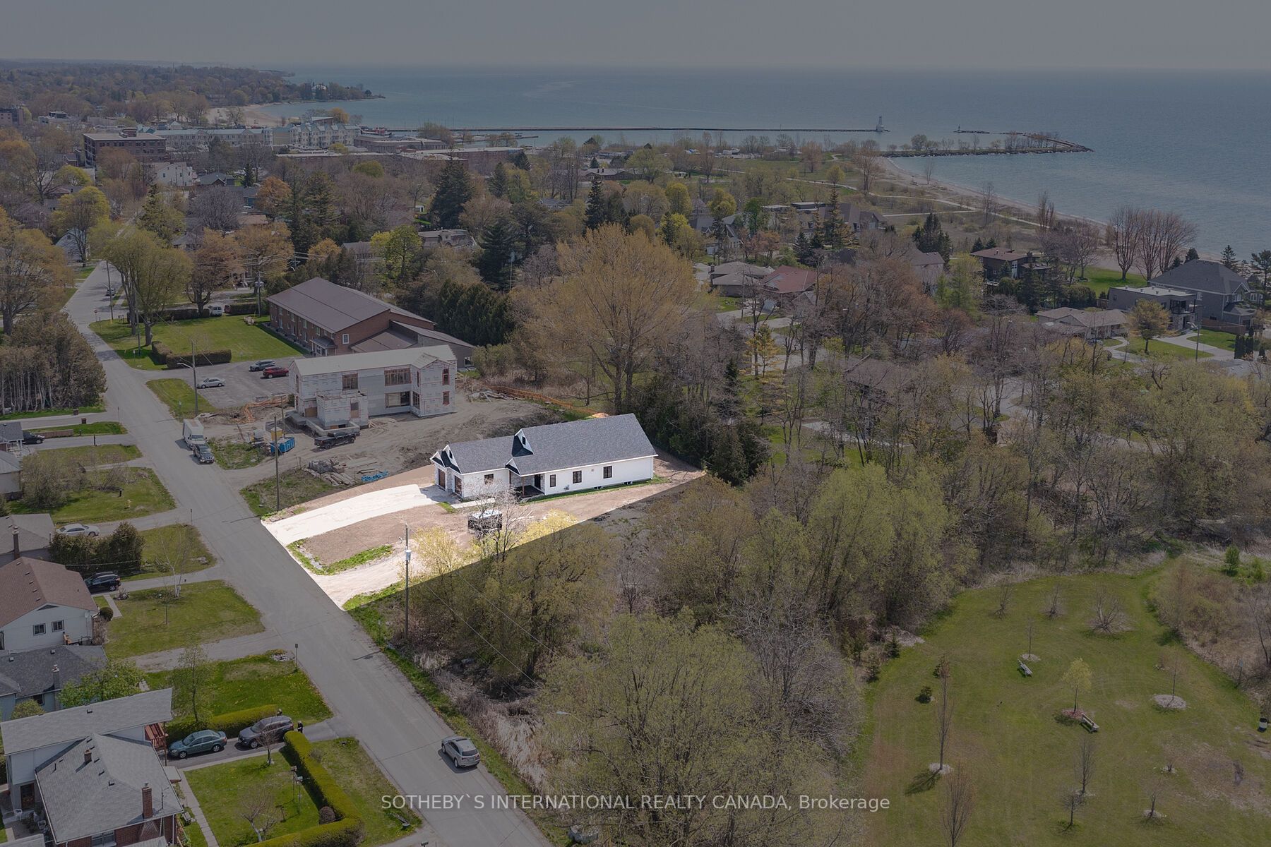 283 Clyde St