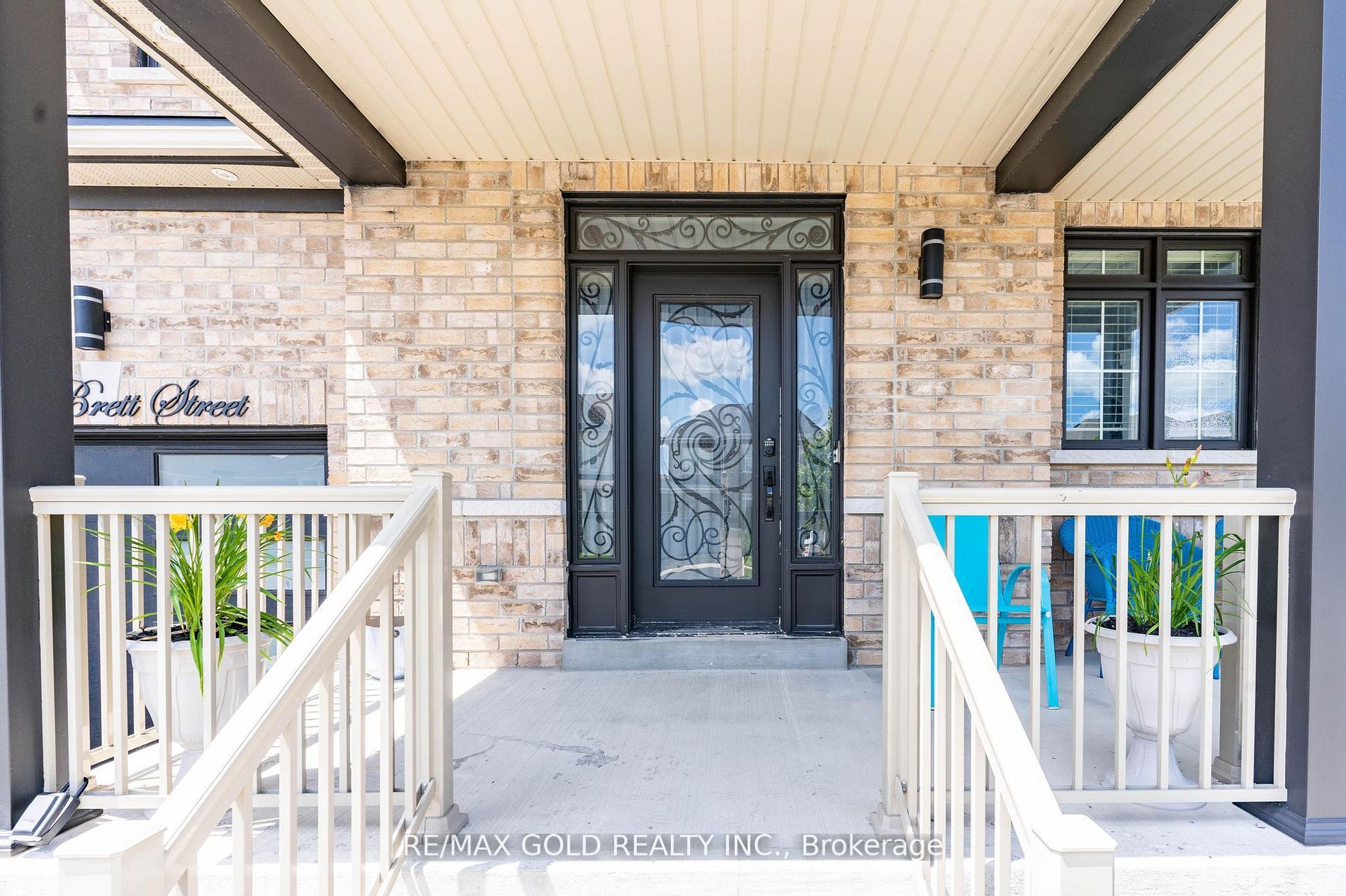 528 Brett Street