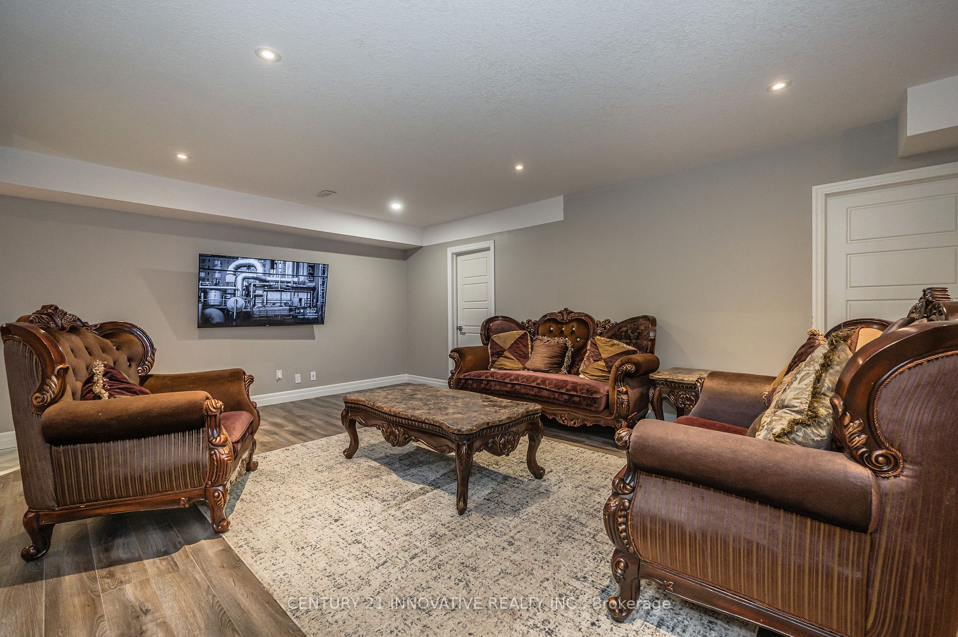316 Deerfoot Trail
