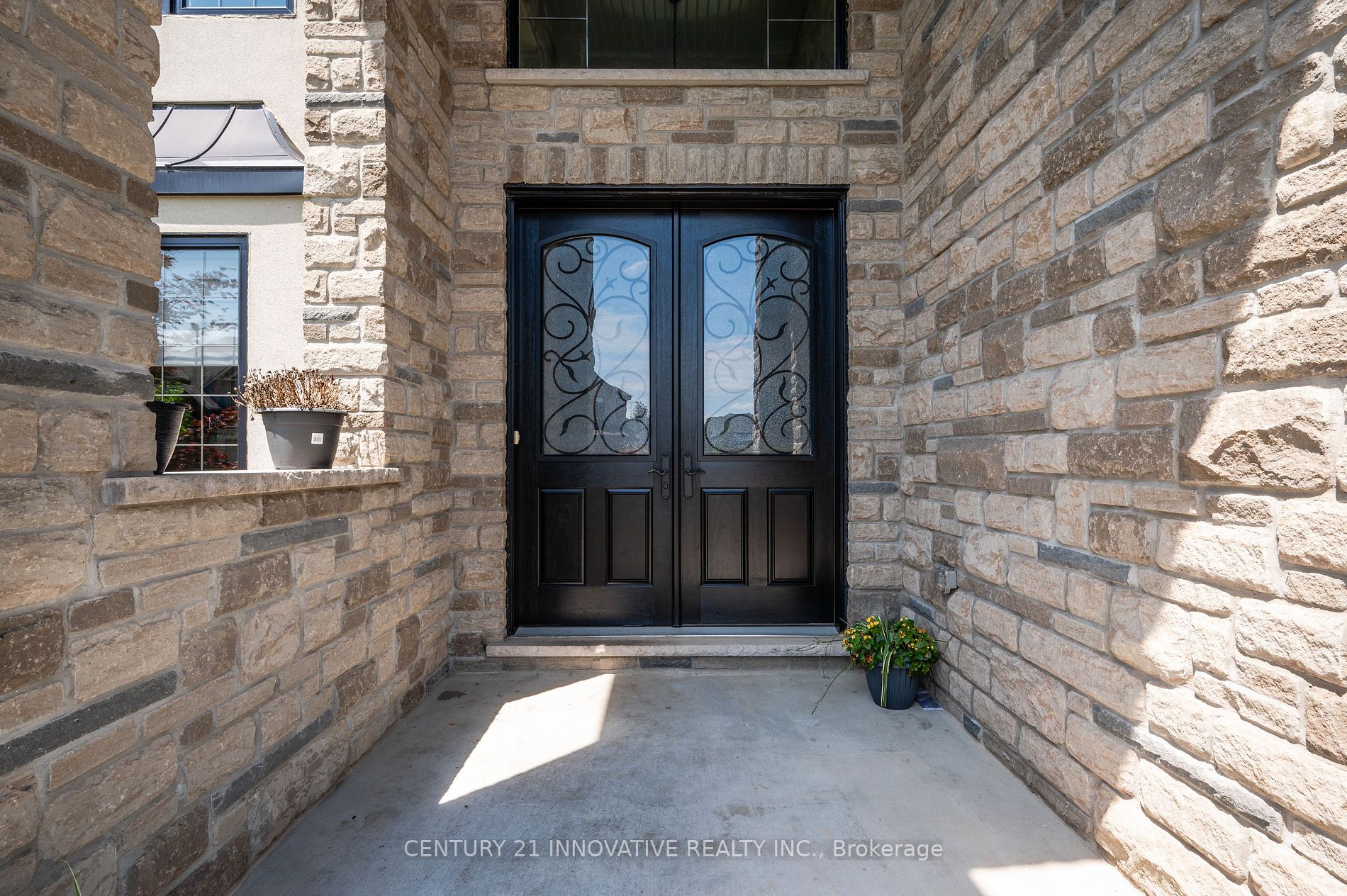 316 Deerfoot Trail